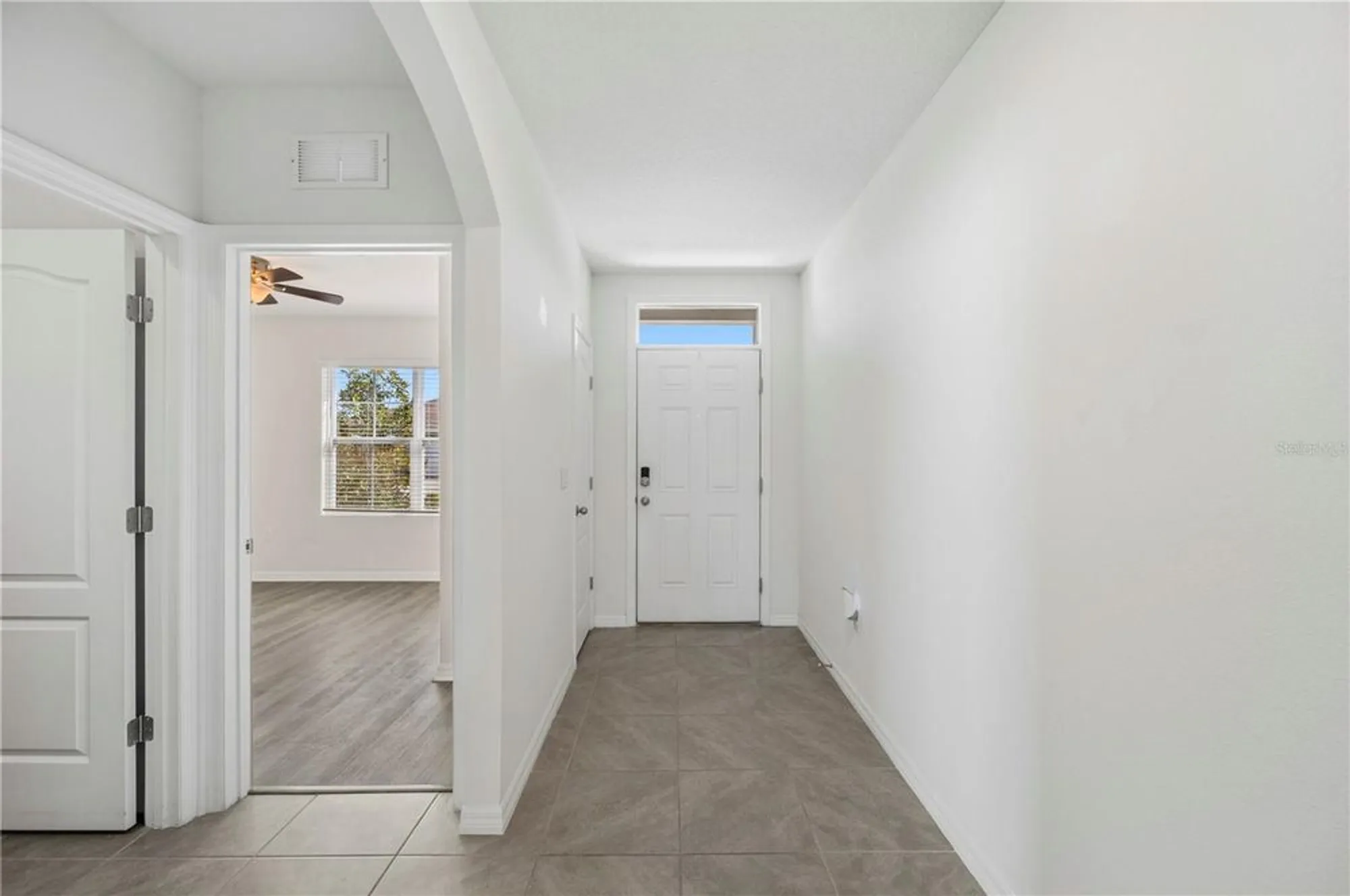 Property Slideshow image 4 of 41 | 2719 grandbury grove rd, Lakeland, FL, 33811