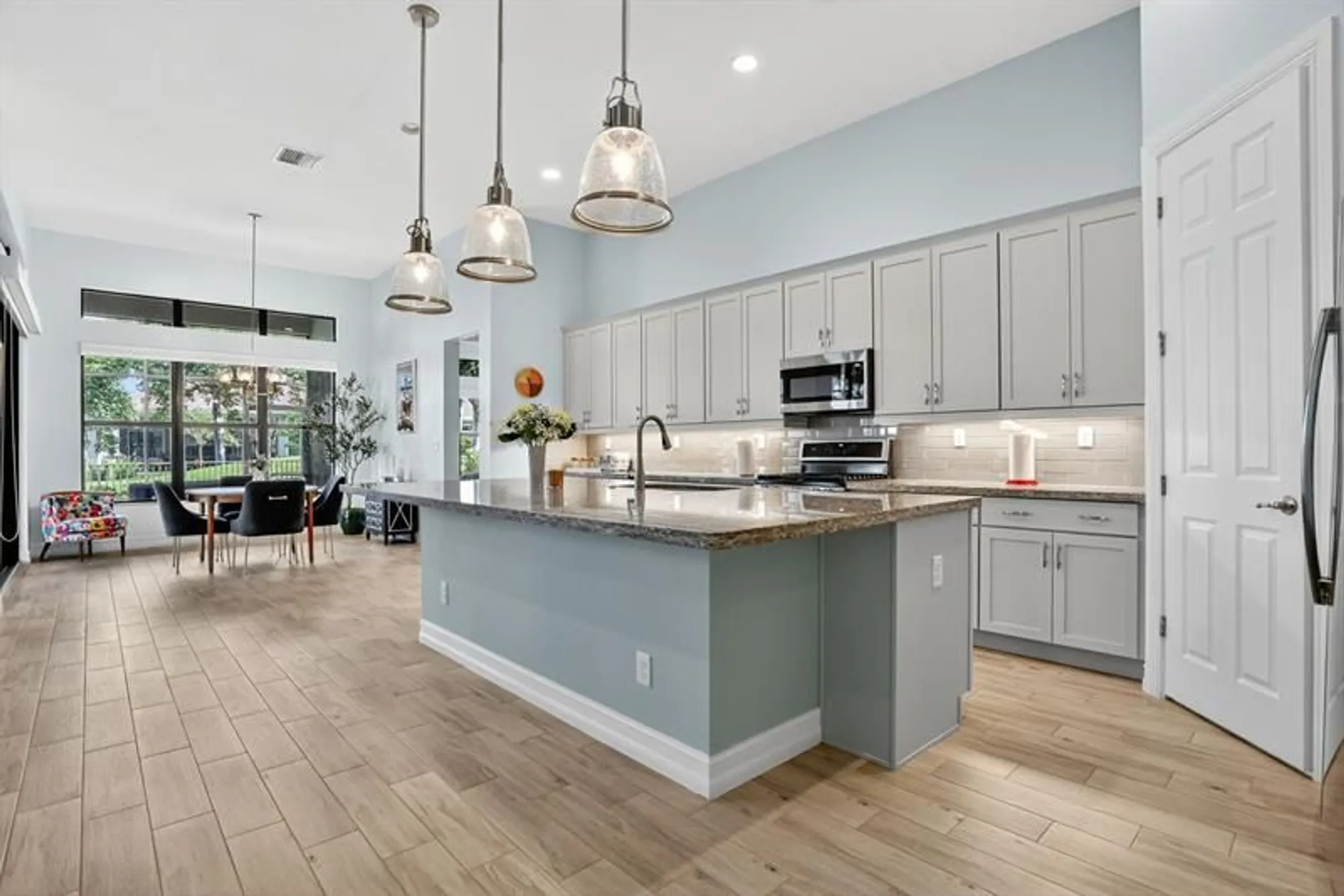 Property Slideshow image 22 of 65 | 11927 leon cir, Parkland, FL, 33076