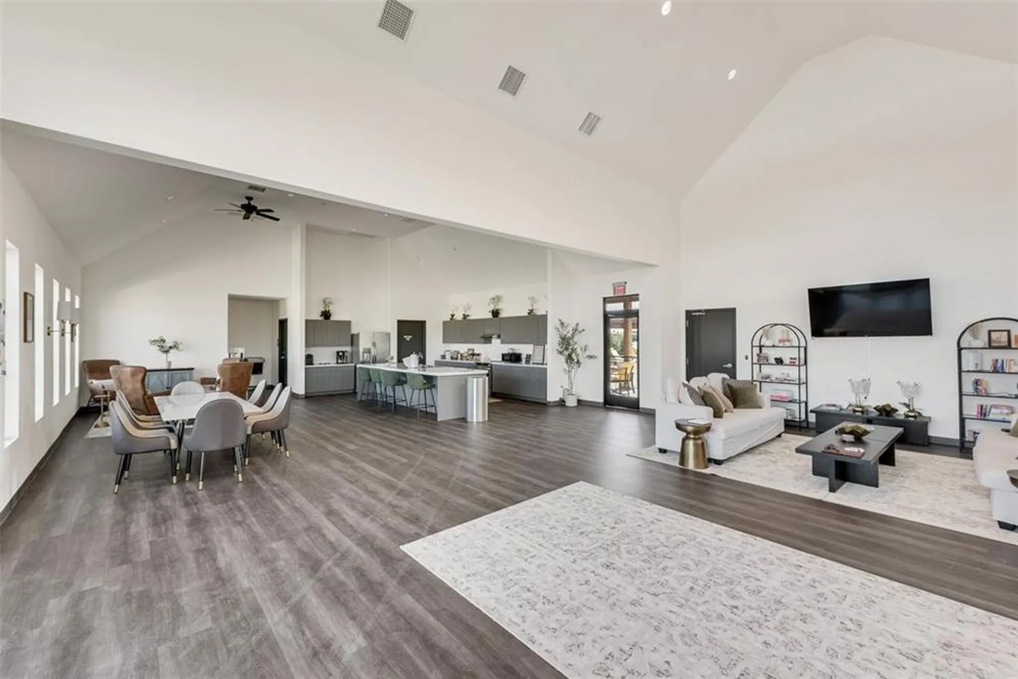 Property Slideshow image 29 of 32 | 2817 livestock dr, Midlothian, TX, 76065