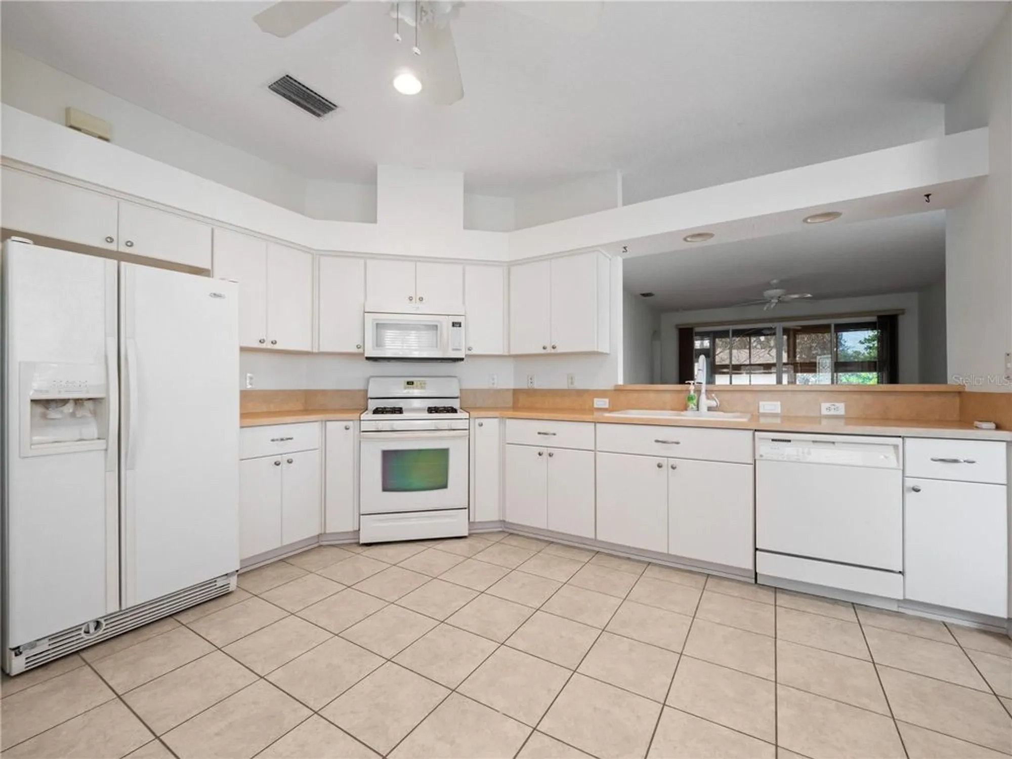 Property Slideshow image 12 of 77 | 20505 queen alexandra dr, Leesburg, FL, 34748