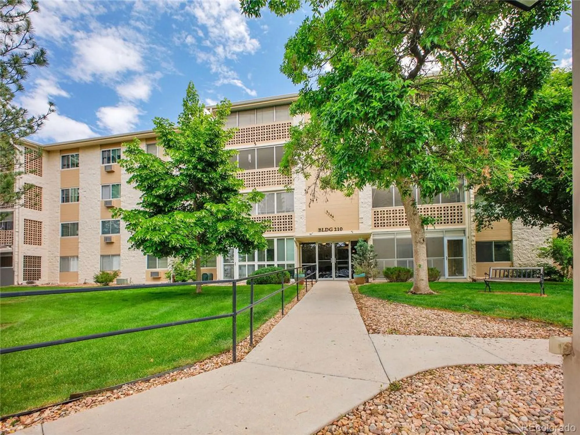 Property Slideshow image 21 of 40 | 3144 s wheeling way apt 206, Aurora, CO, 80014