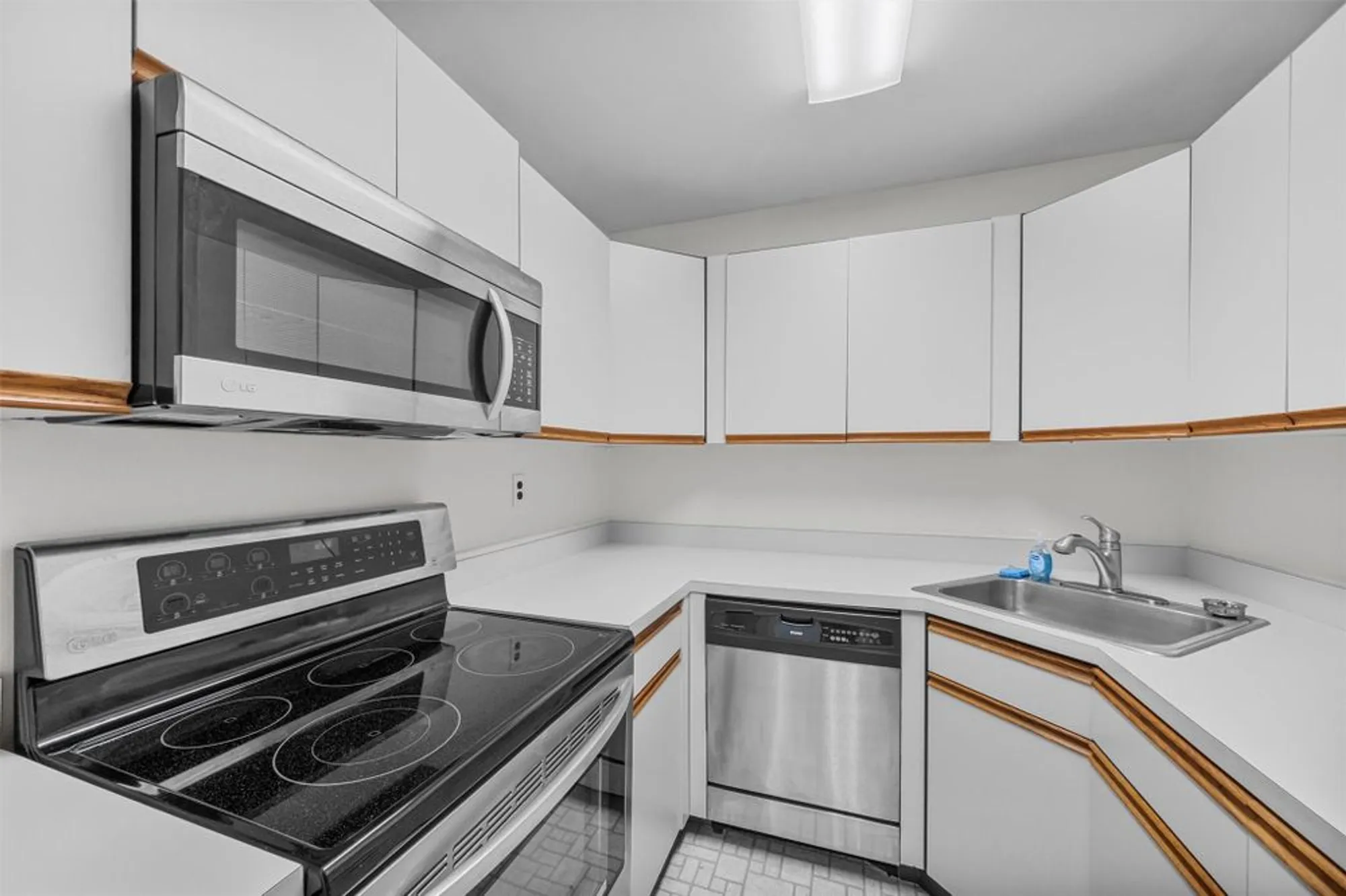Property Slideshow image 11 of 37 | 156 carriage ct g, Yorktown Heights, NY, 10598