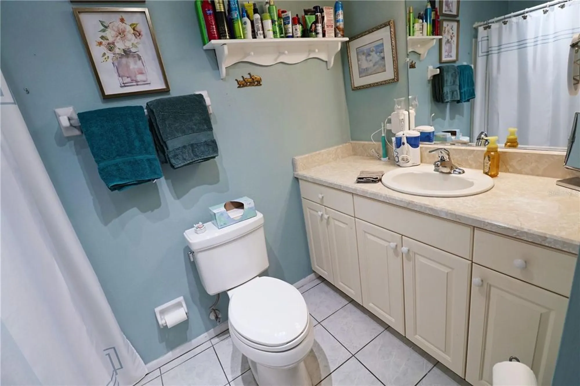 Property Slideshow image 5 of 12 | 4705 5th st 305, Bradenton, FL, 34207