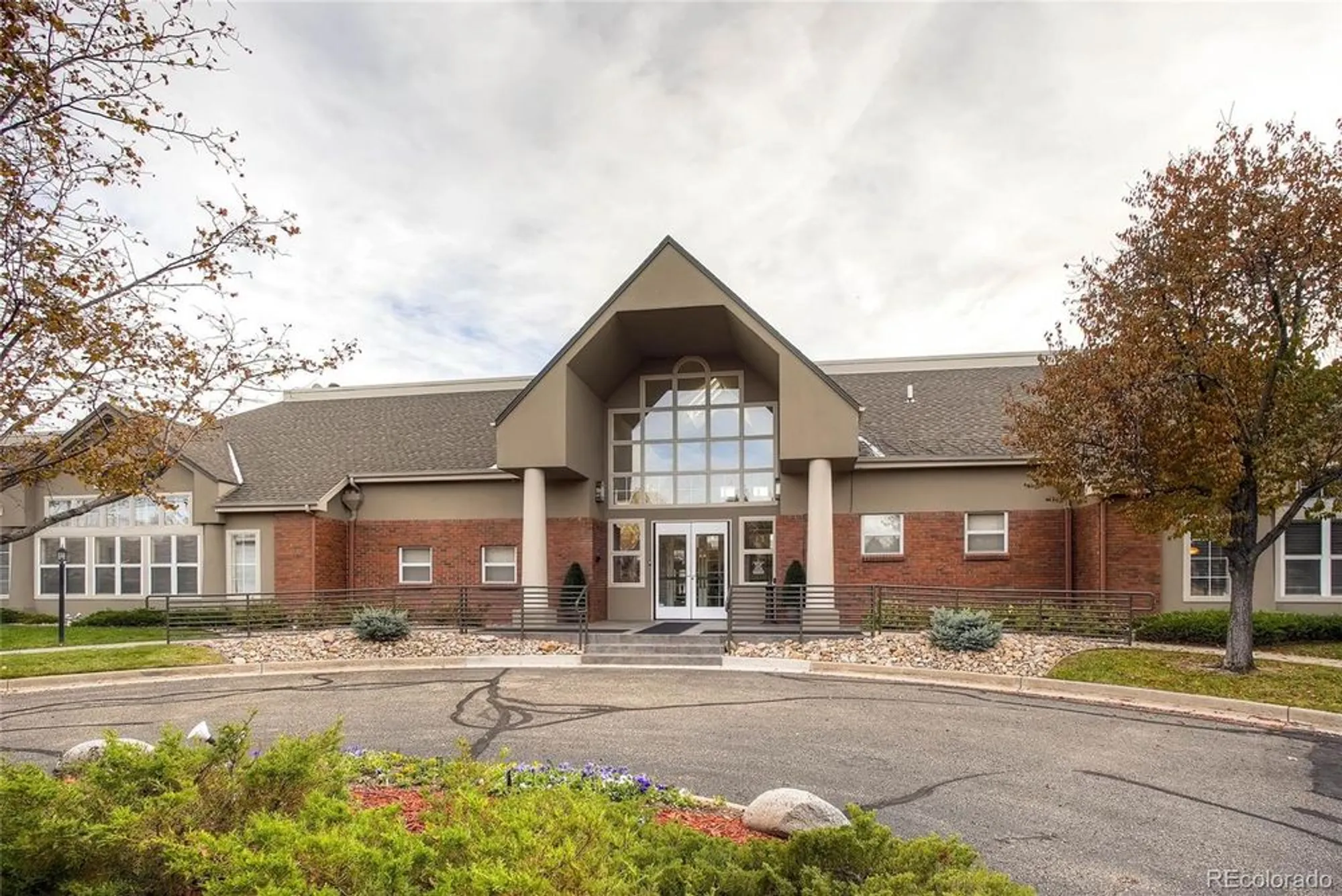 Property Slideshow image 12 of 30 | 2894 w riverwalk cir b209, Littleton, CO, 80123