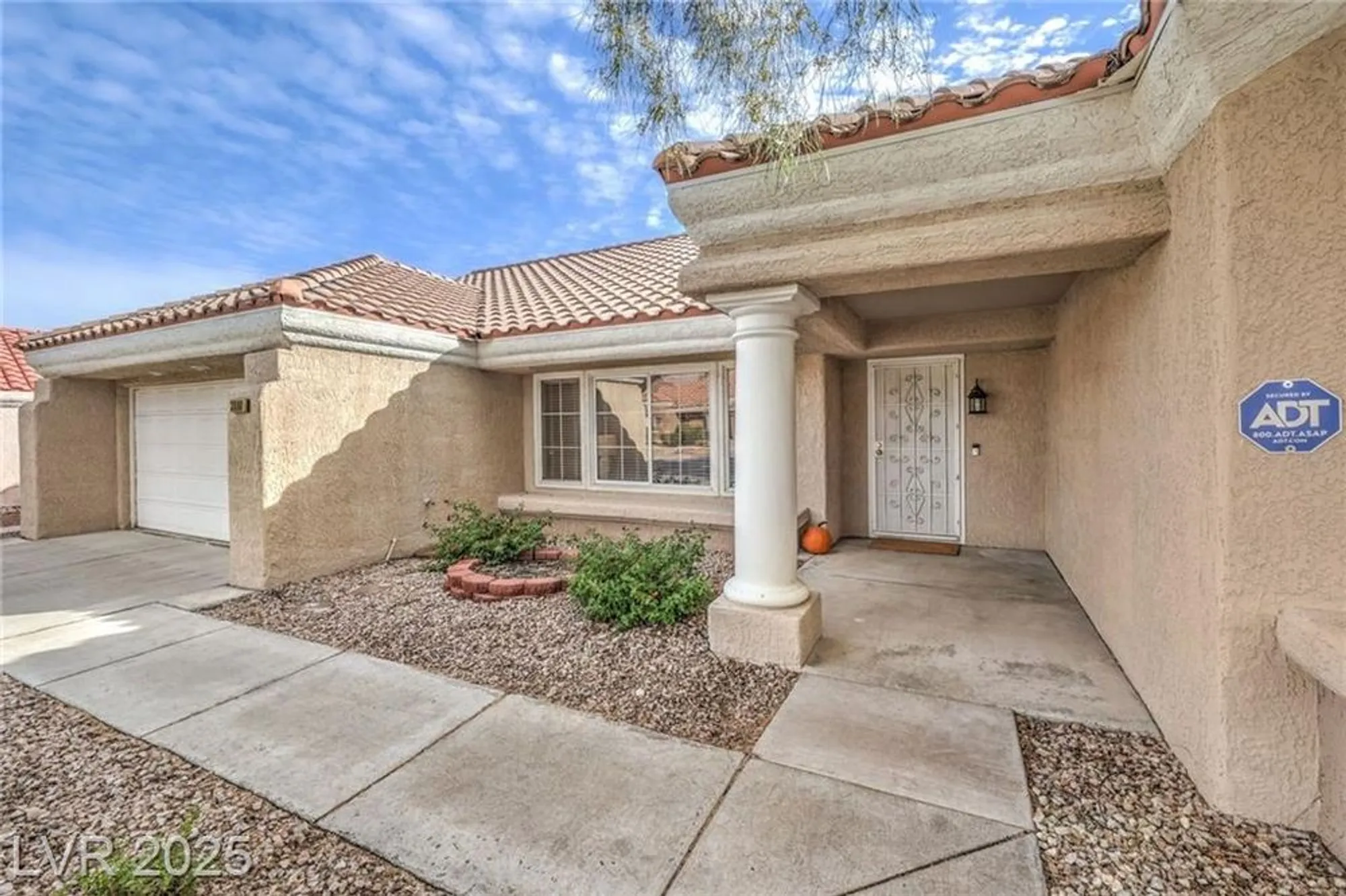 Property Slideshow image 35 of 53 | 3000 linkview dr, Las Vegas, NV, 89134
