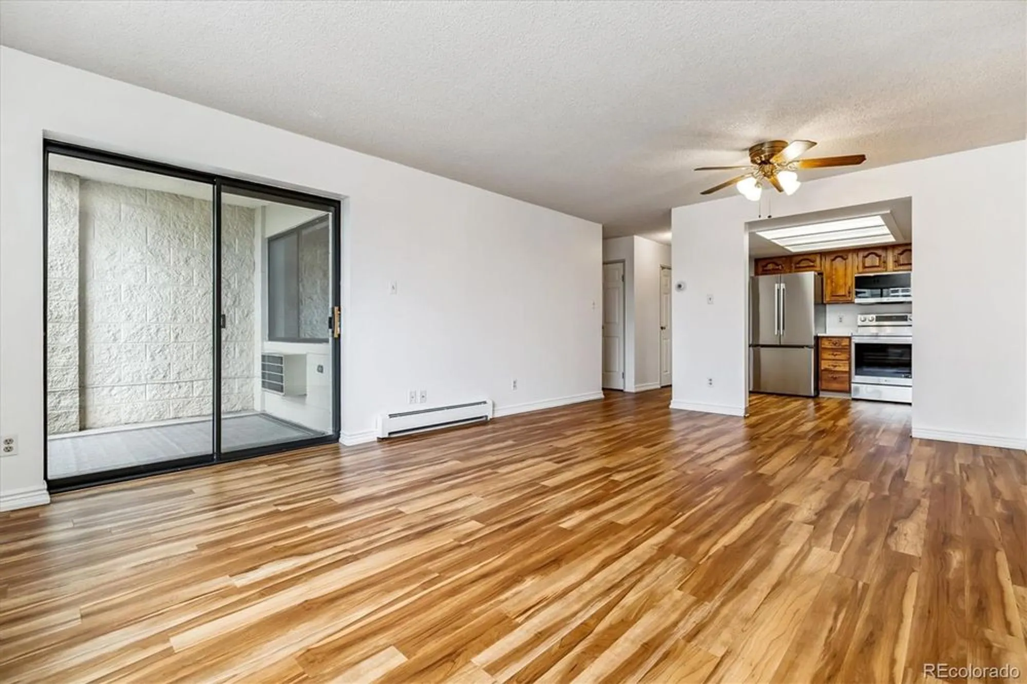 Property Slideshow image 7 of 35 | 13991 e marina dr apt 501, Aurora, CO, 80014