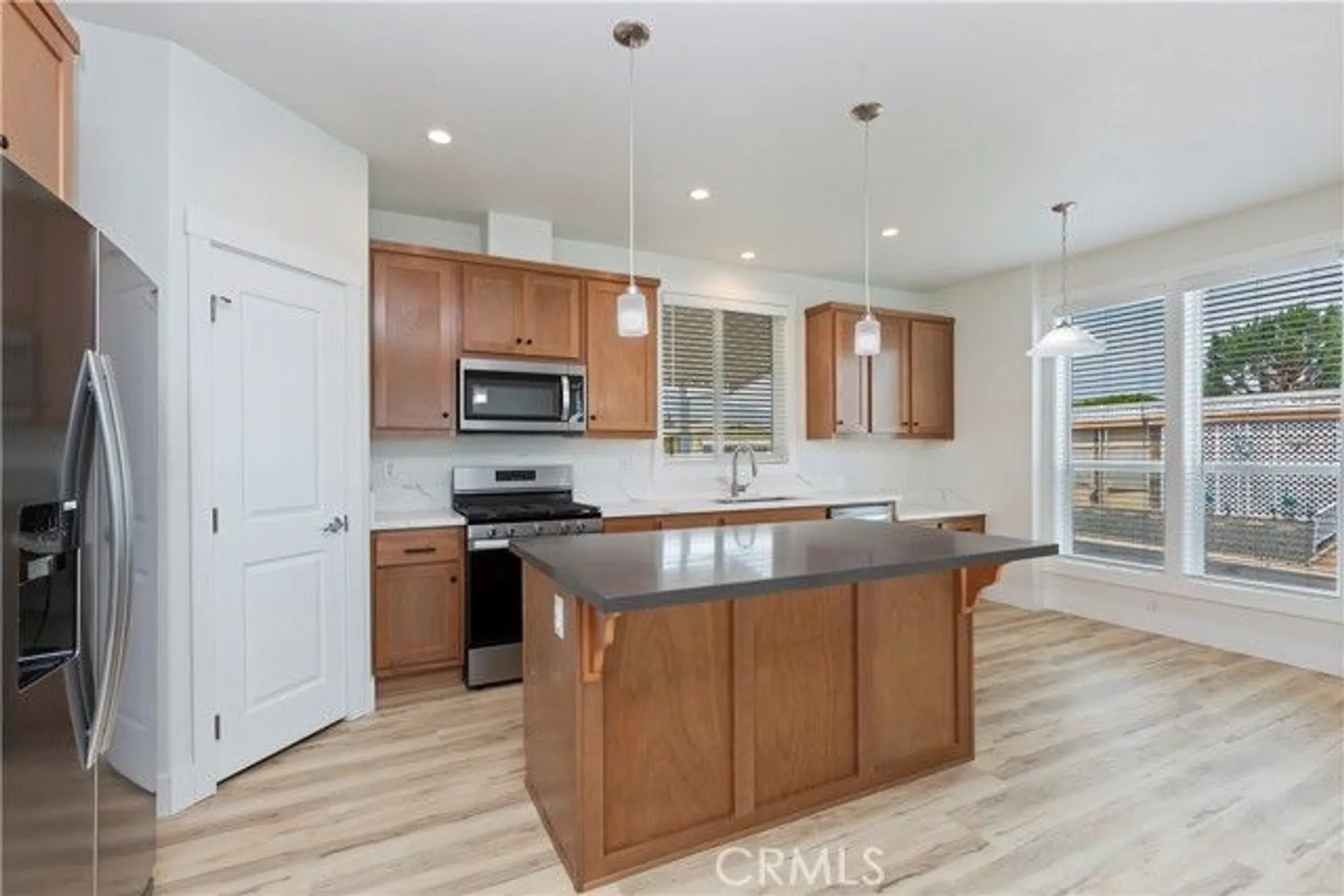 Property Slideshow image 17 of 38 | 991 norwich way, Corona, CA, 92882