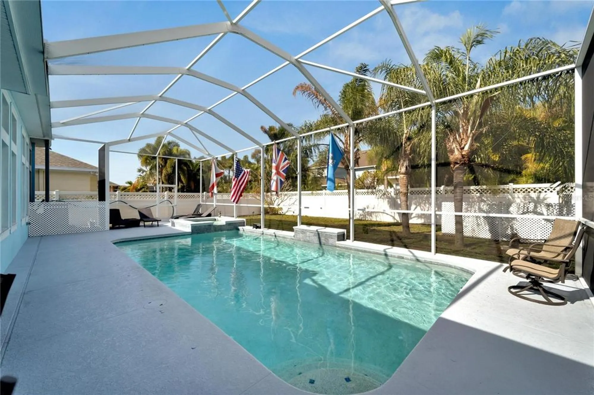Property Slideshow image 10 of 60 | 527 manns harbor dr, Apollo Beach, FL, 33572