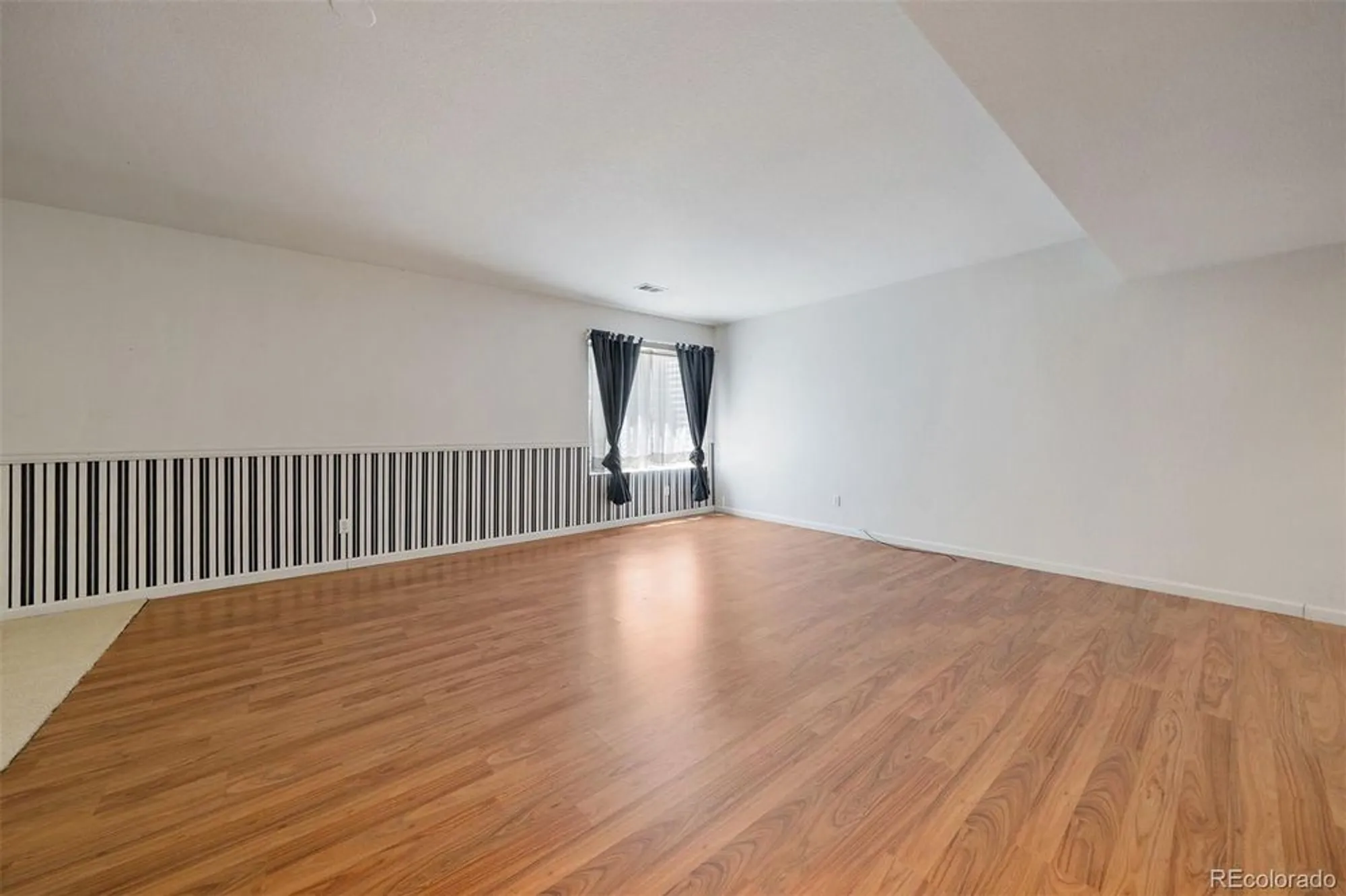 Property Slideshow image 22 of 28 | 2788 w greens dr, Littleton, CO, 80123