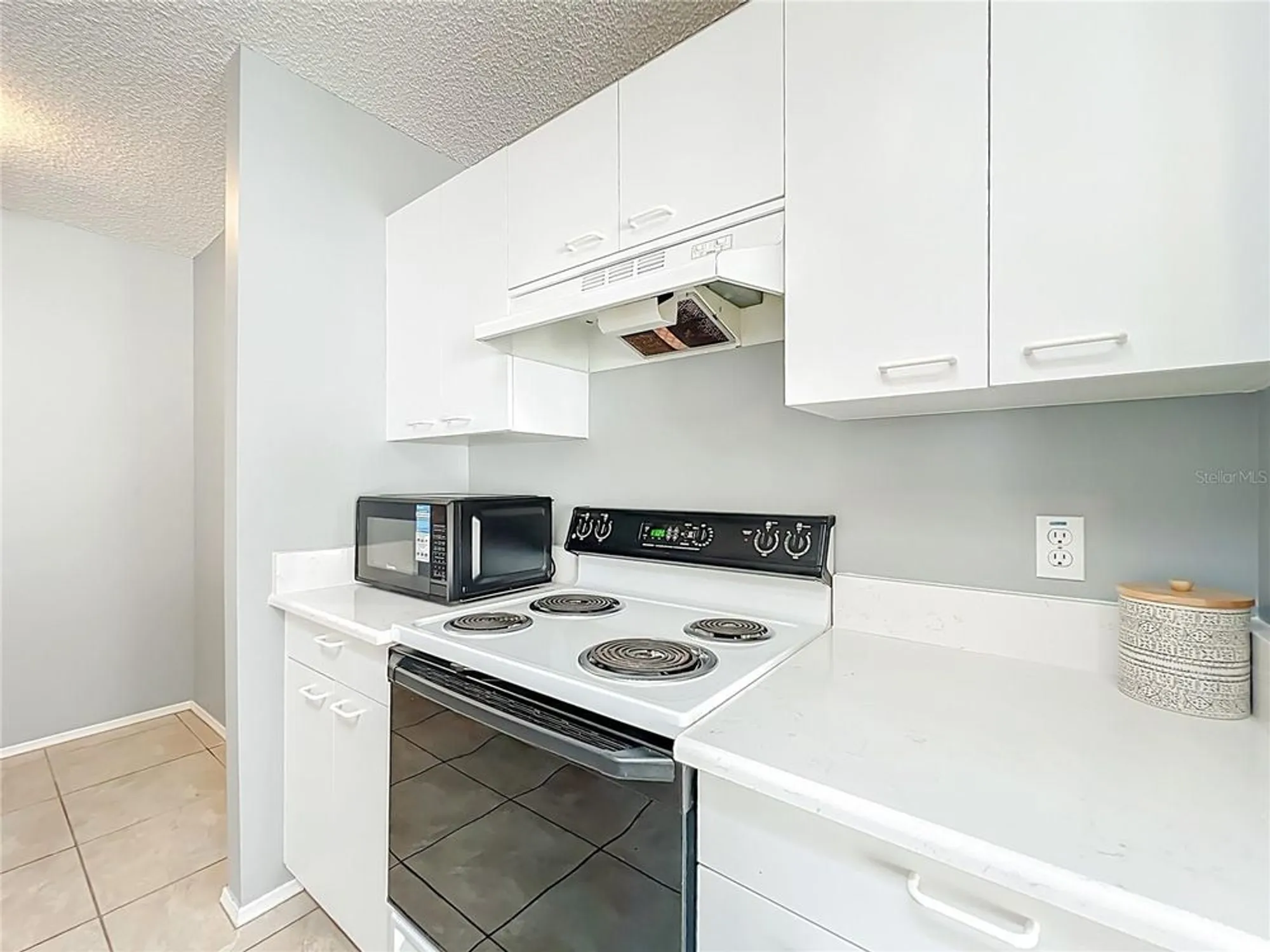 Property Slideshow image 19 of 42 | 2140 estevez dr, The Villages, FL, 32159