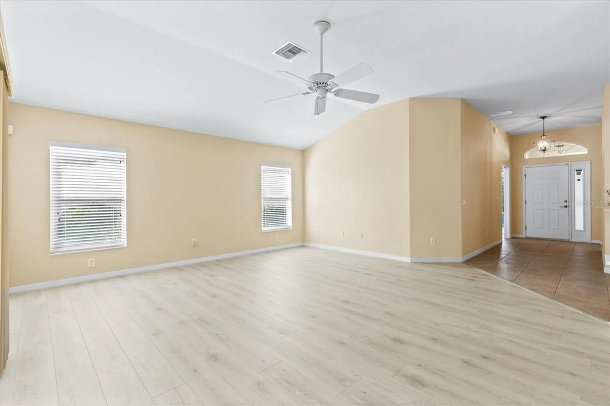 Property Slideshow image 10 of 28 | 611 allenwood loop, The Villages, FL, 32162