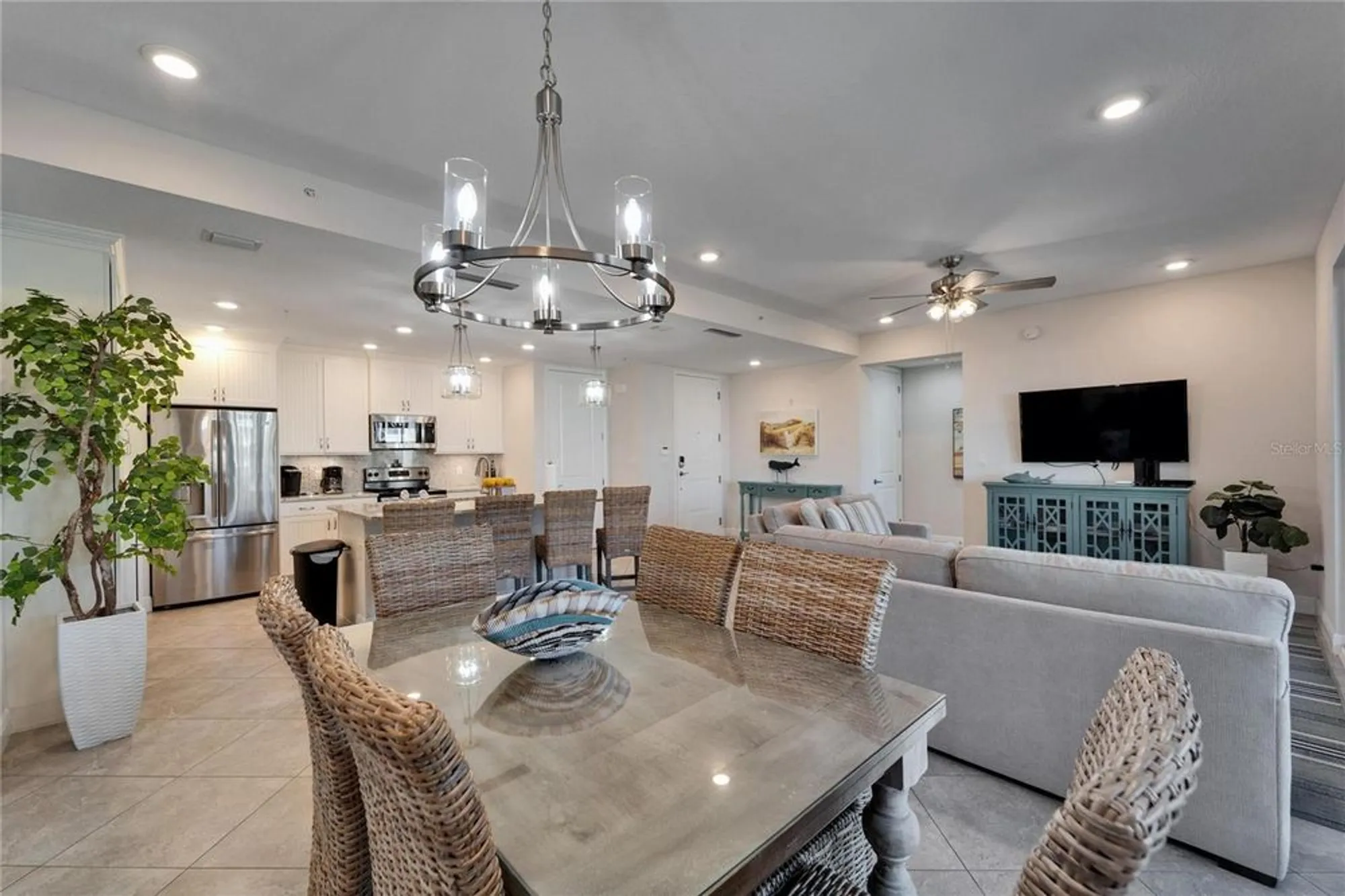 Property Slideshow image 17 of 56 | 379 aruba cir 201, Bradenton, FL, 34209