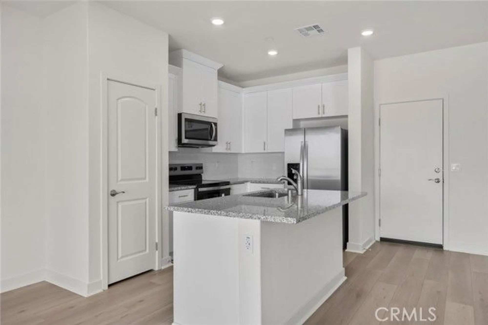 Property Slideshow image 4 of 6 | 14865 indigo rd, Apple Valley, CA, 92307