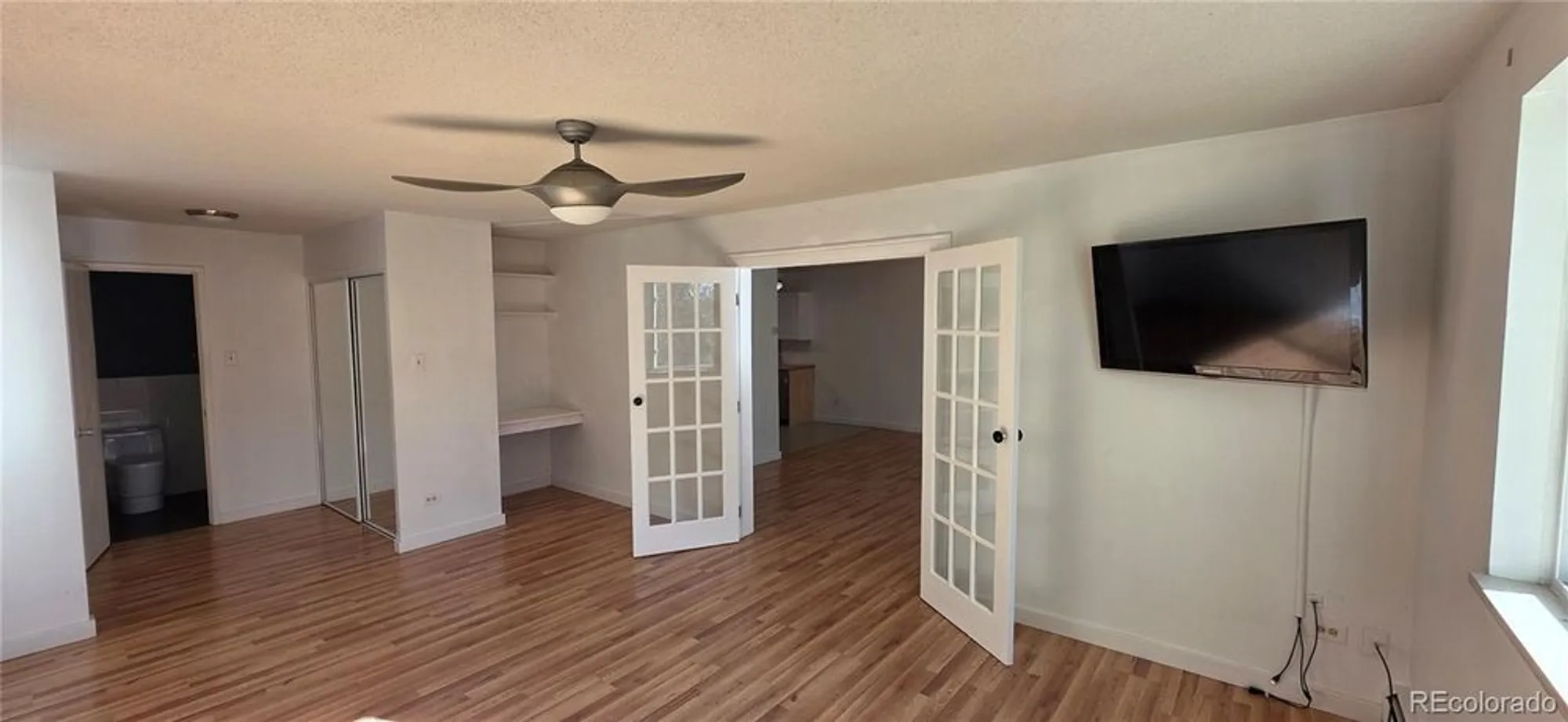 Property Slideshow image 6 of 14 | 705 s alton way unit 6b, Denver, CO, 80247