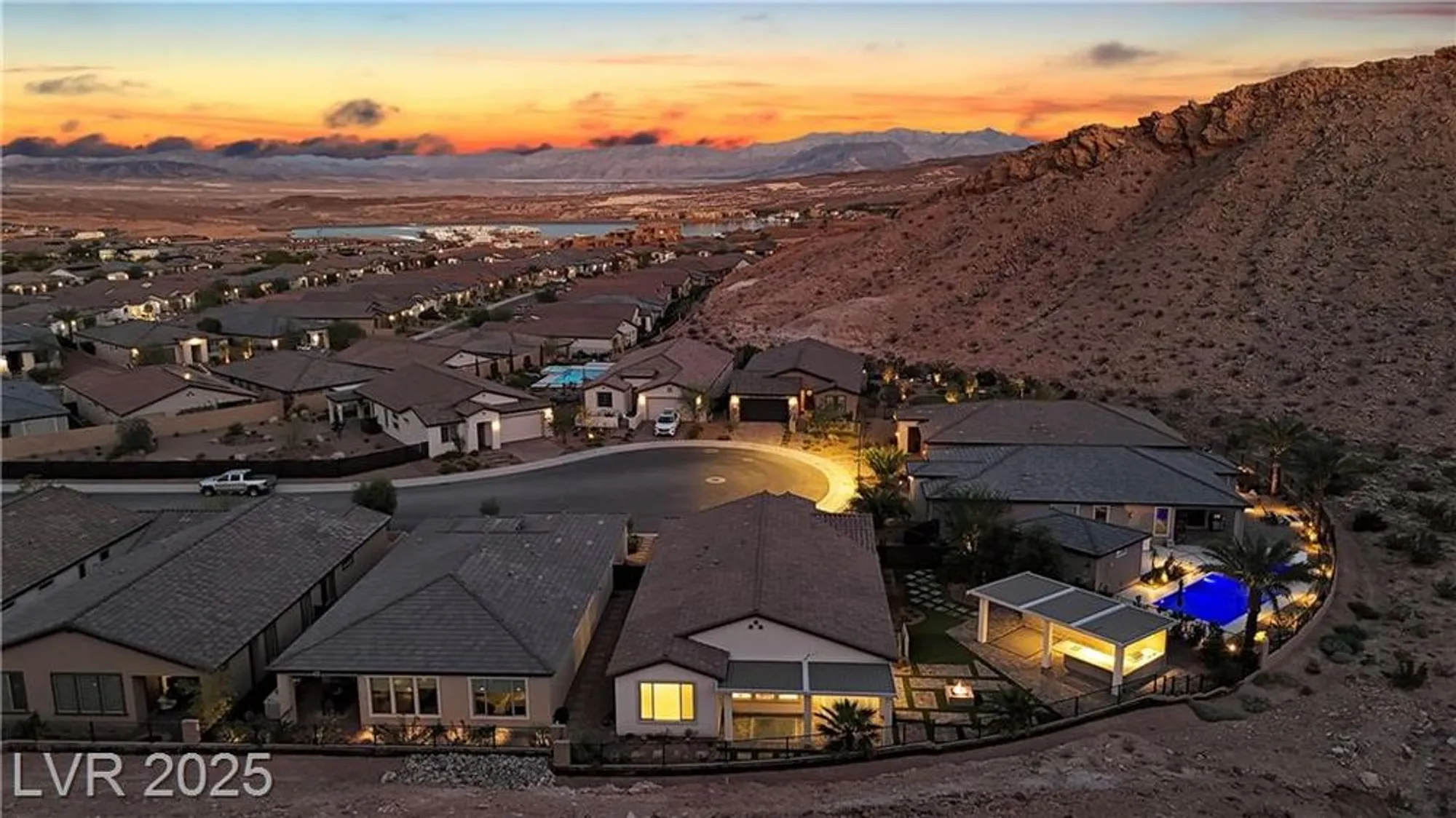 Property Slideshow image 7 of 76 | 11 acacia creek ct, Henderson, NV, 89011
