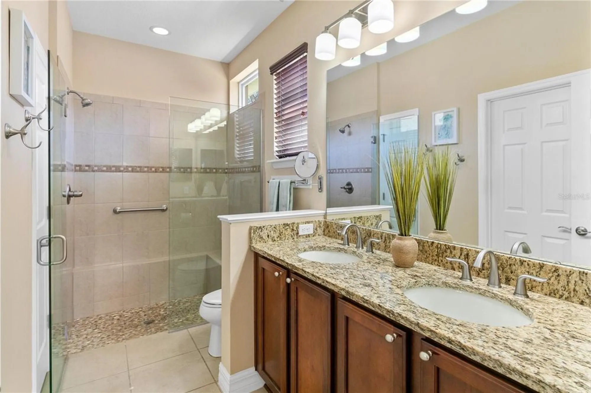 Property Slideshow image 17 of 49 | 105 cupania ct, Groveland, FL, 34736