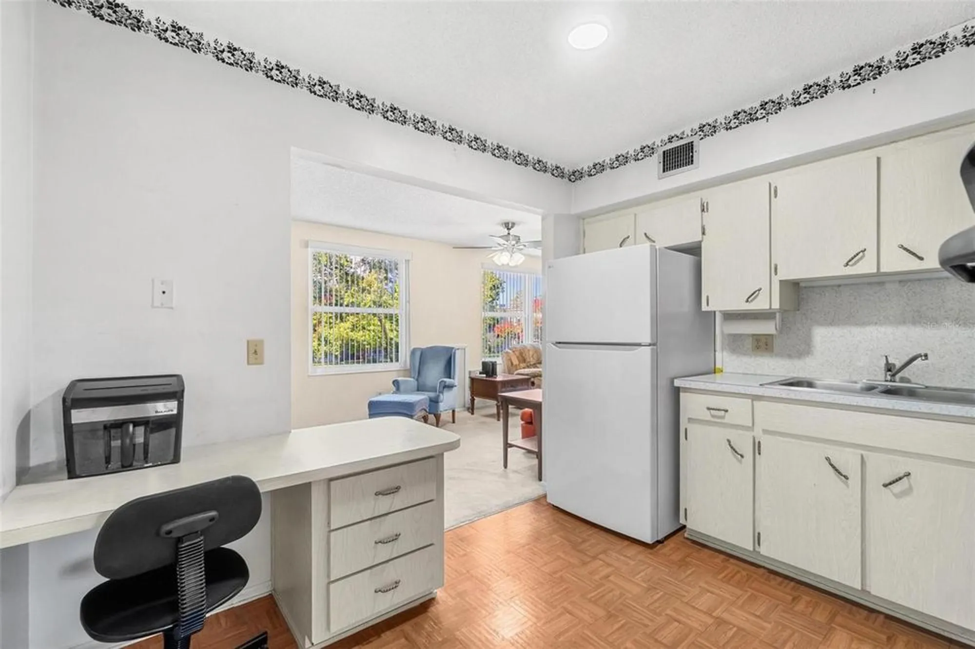 Property Slideshow image 14 of 40 | 2455 finlandia ln 39, Clearwater, FL, 33763