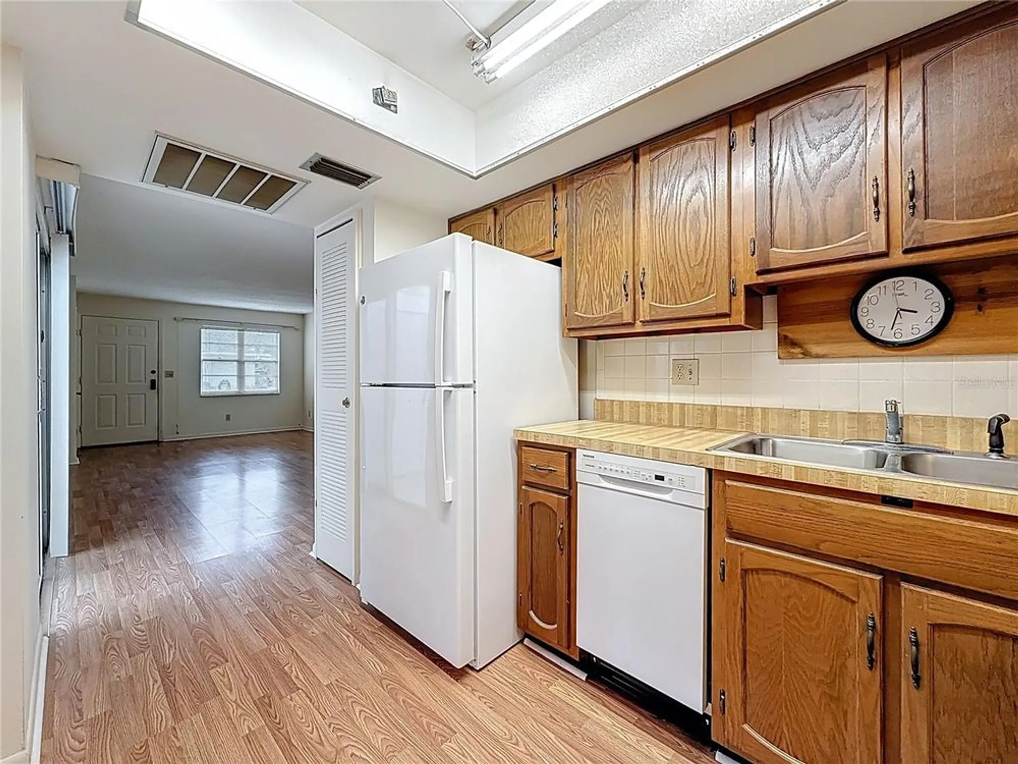 Property Slideshow image 5 of 20 | 1160 orange tree cir d, Palm Harbor, FL, 34684