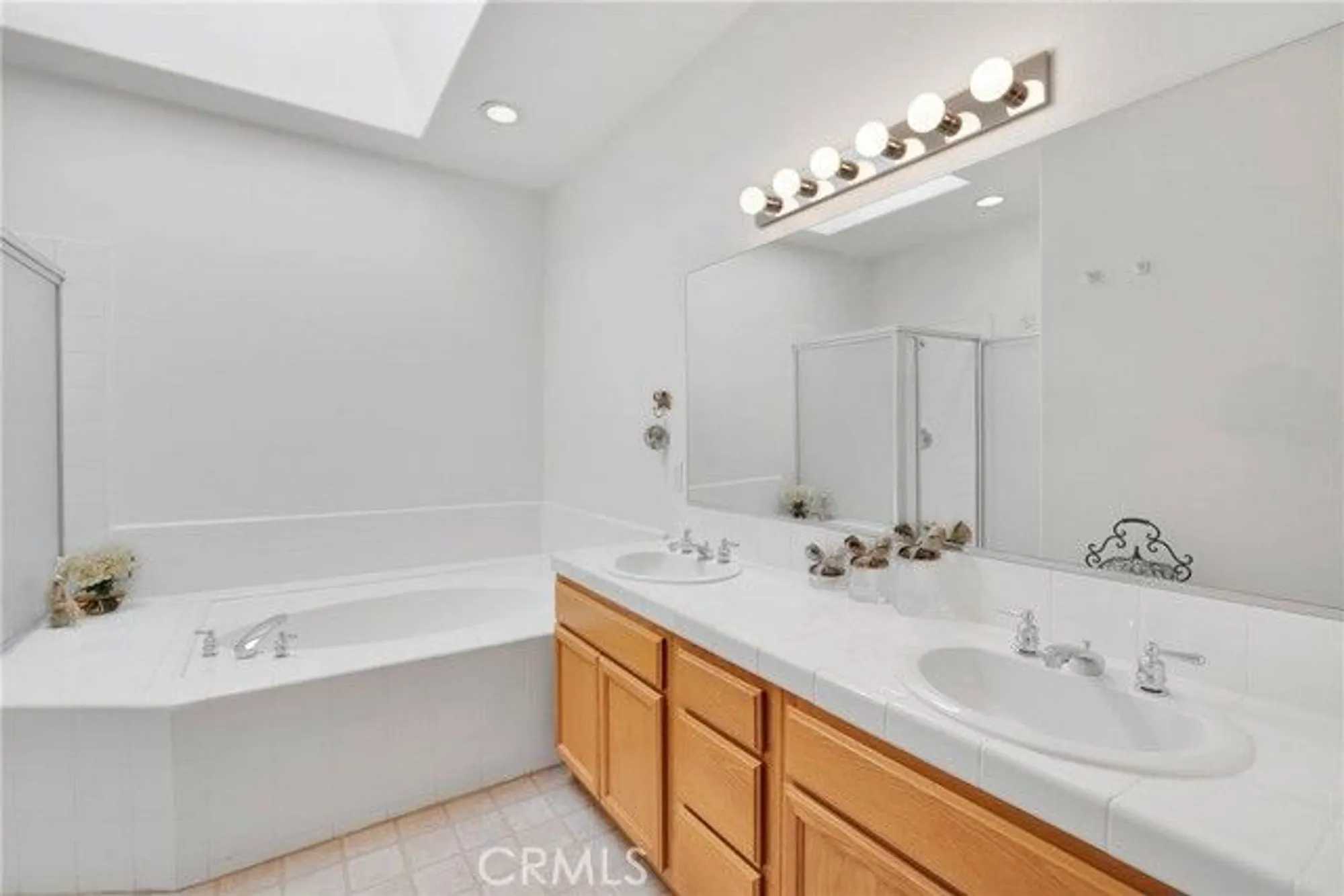 Property Slideshow image 33 of 54 | 19559 northstar ct, Apple Valley, CA, 92308