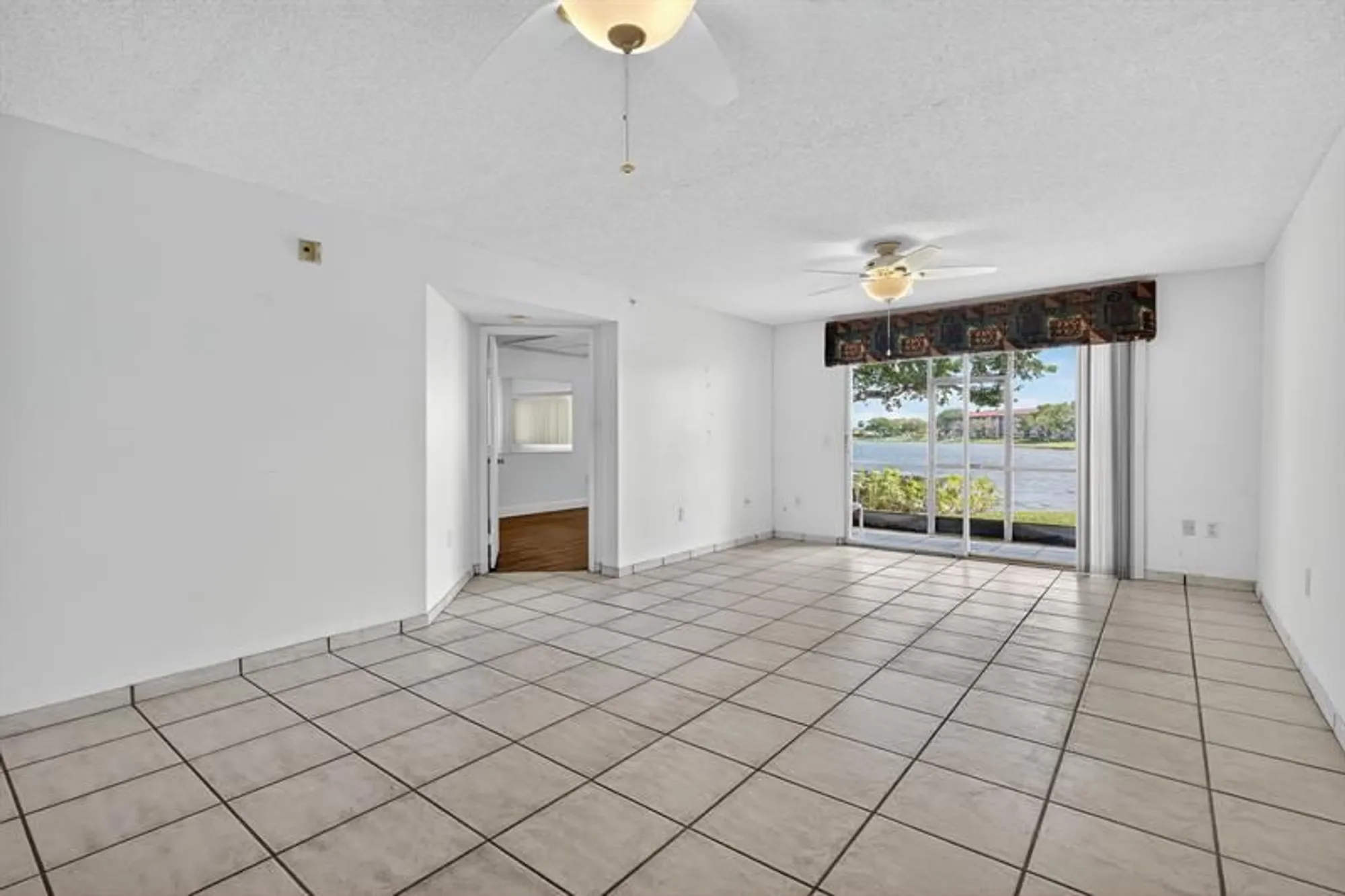 Property Slideshow image 30 of 70 | 1001 sw 141st ave, Pembroke Pines, FL, 33027