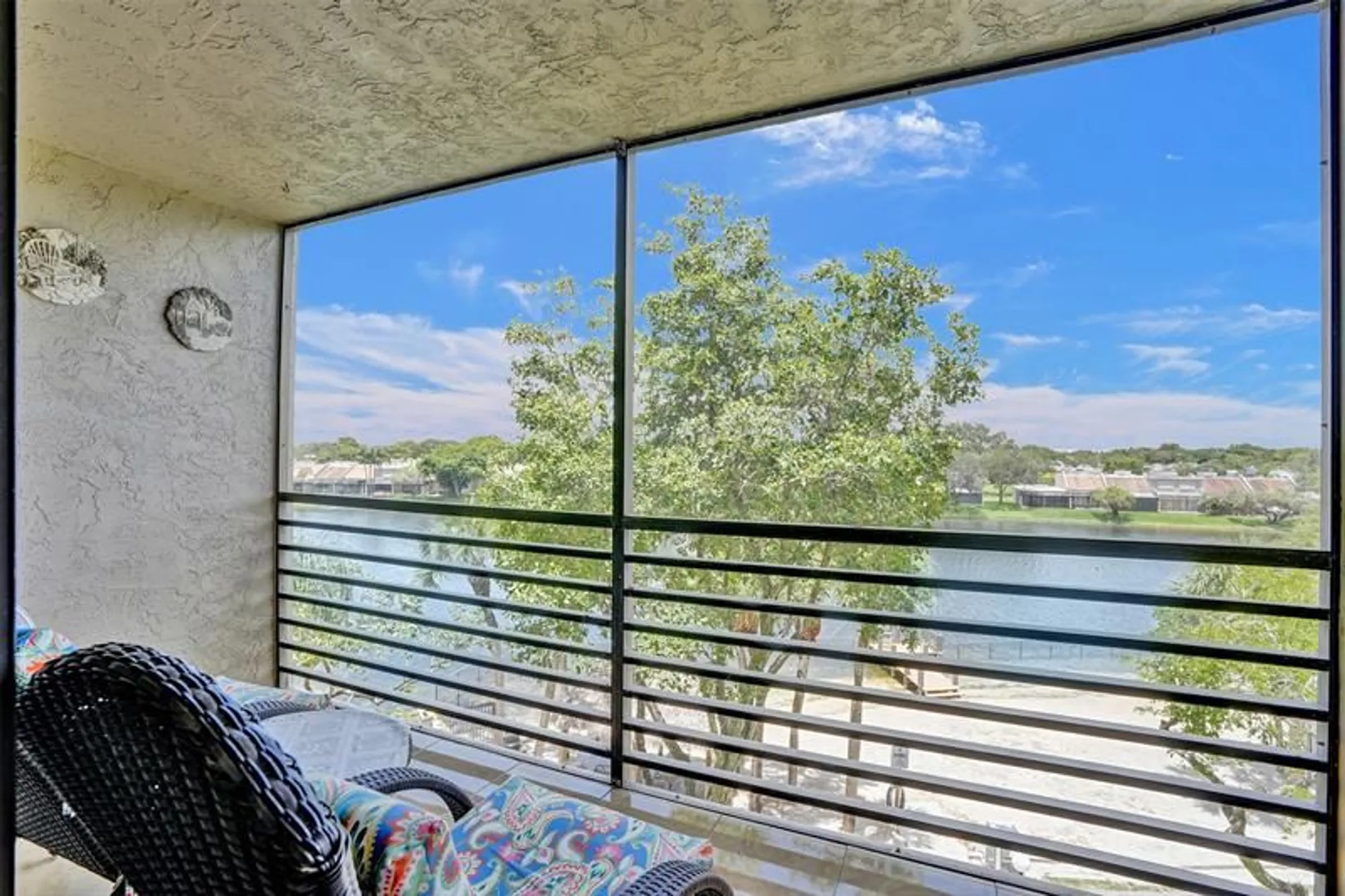 Property Slideshow image 27 of 48 | 1101 colony point cir 403, Pembroke Pines, FL, 33026