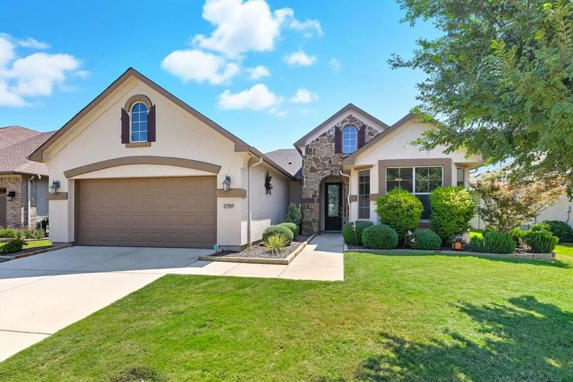 Property Slideshow image 1 of 32 | 11909 willet way, Denton, TX, 76207