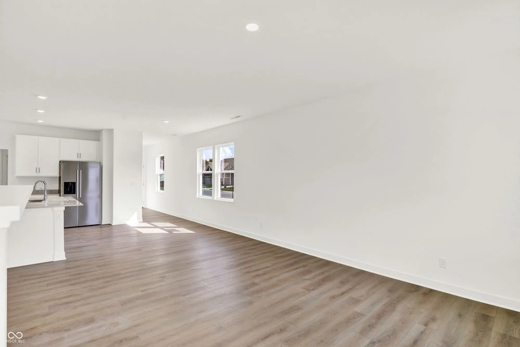 Property Slideshow image 16 of 44 | 5363 foxley park ln, Avon, IN, 46123