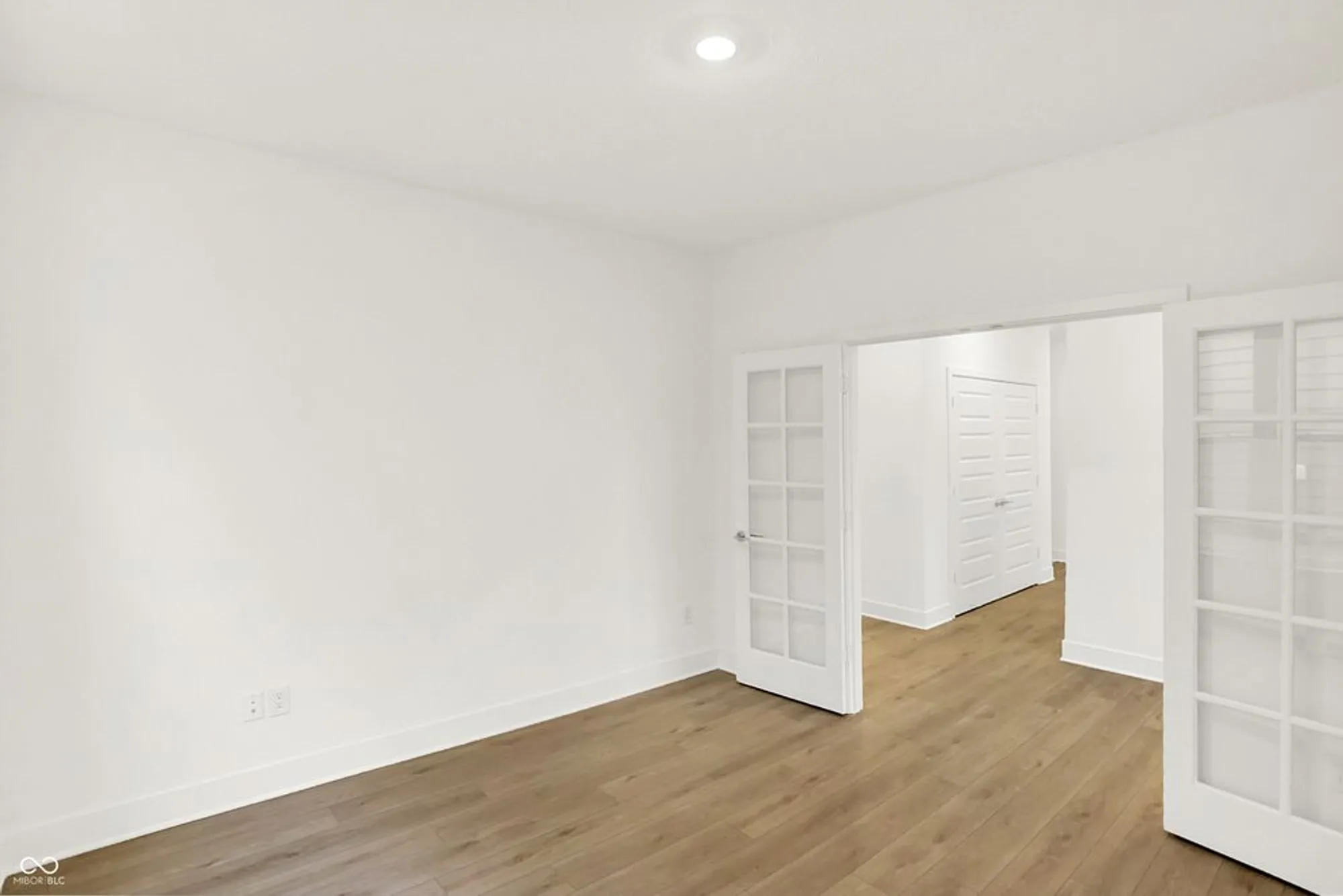 Property Slideshow image 13 of 52 | 5076 foxley park ln, Avon, IN, 46123