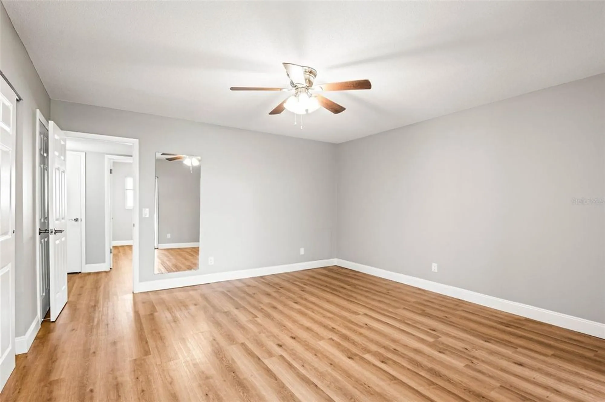 Property Slideshow image 22 of 32 | 2041 australia way 35, Clearwater, FL, 33763