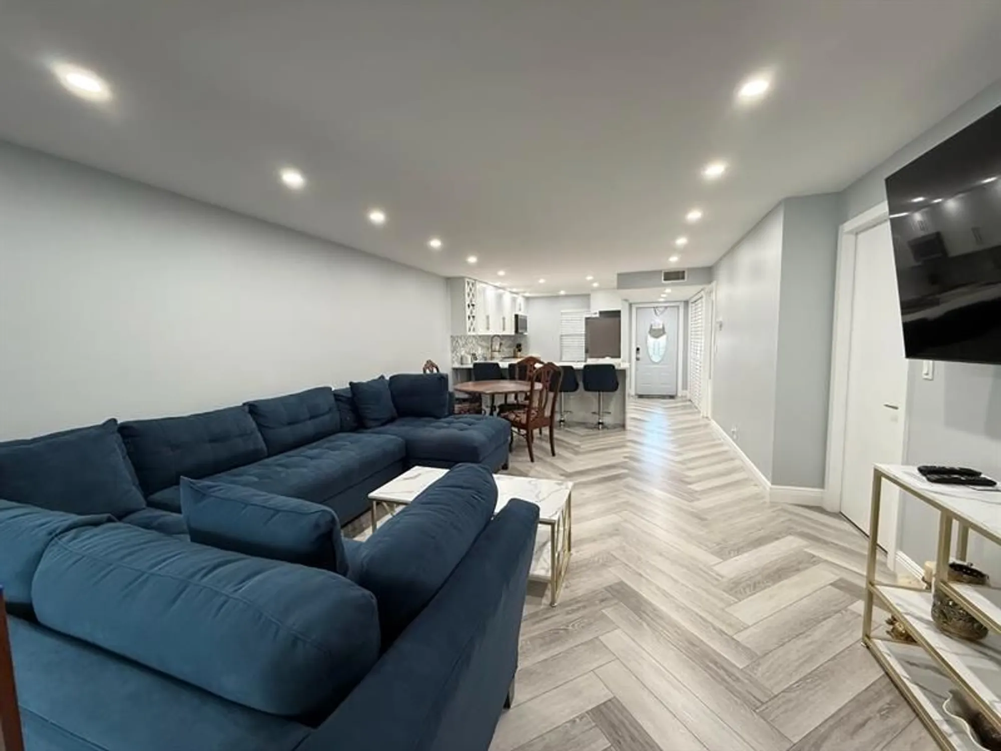 Property Slideshow image 10 of 30 | 7300 nw 5th pl apt 103, Margate, FL, 33063