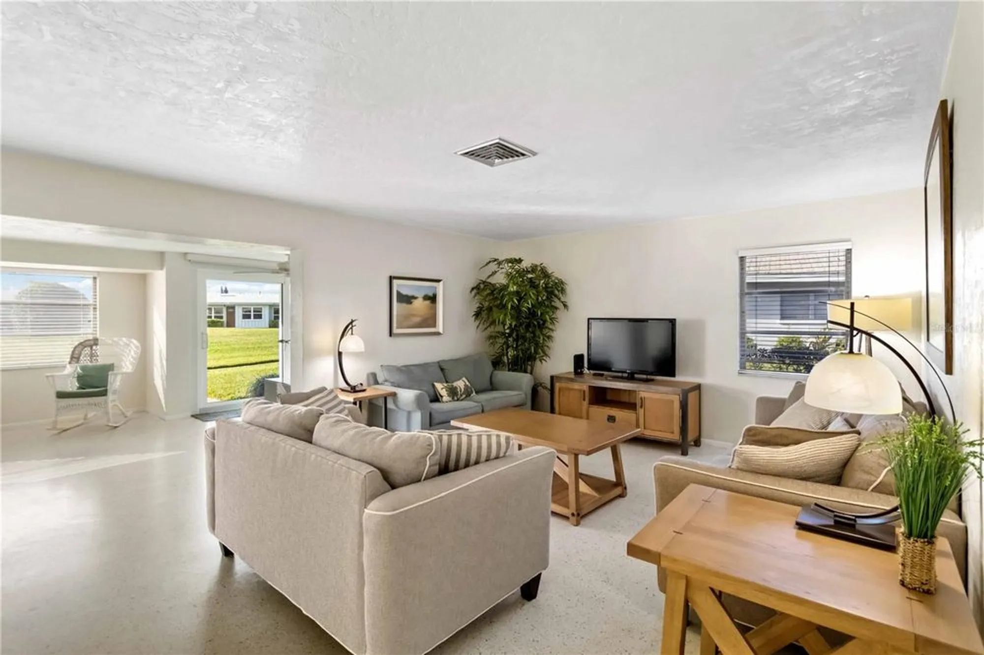 Property Slideshow image 9 of 66 | 3220 southfield ln 810, Sarasota, FL, 34239