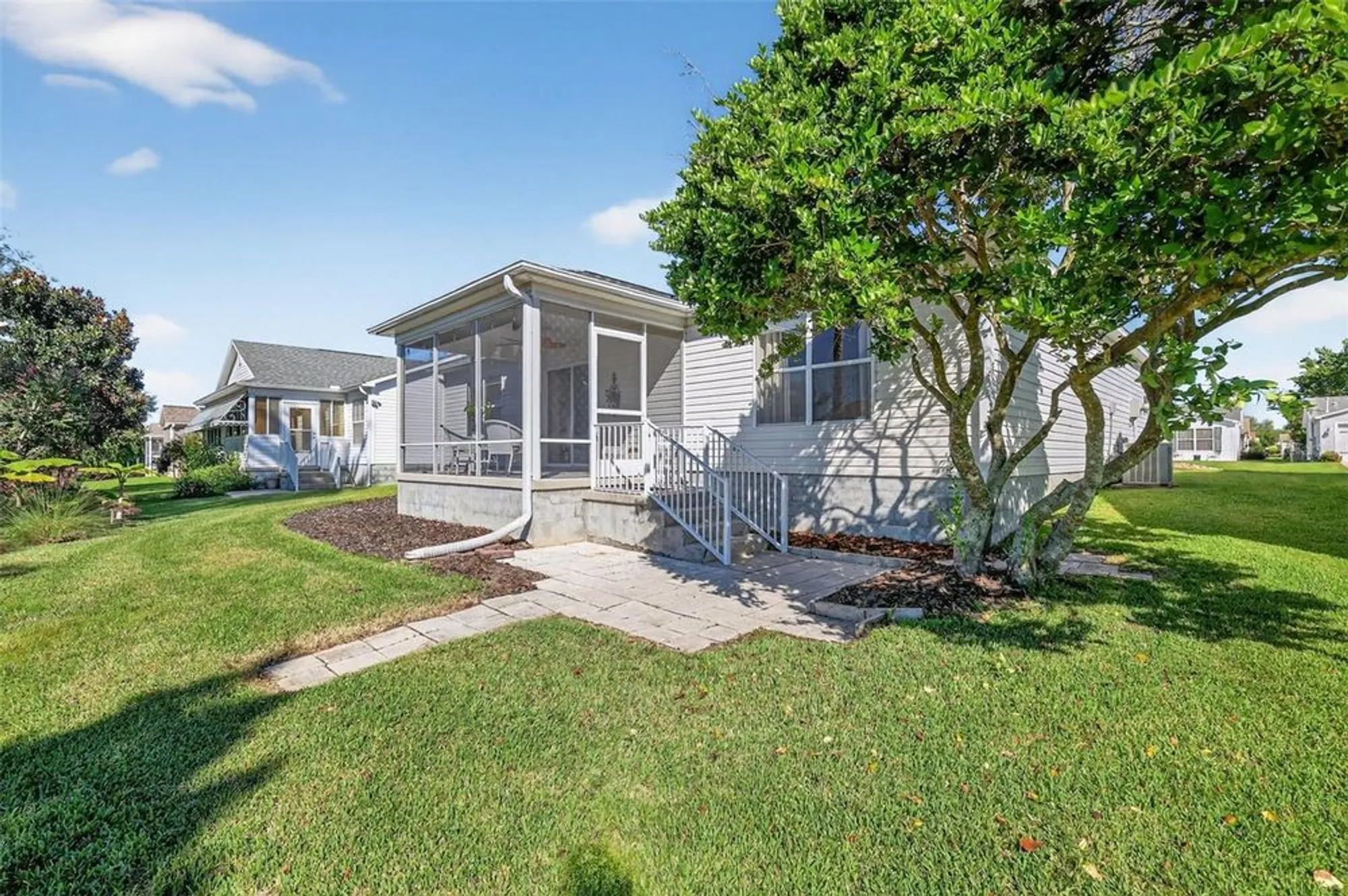 Property Slideshow image 33 of 39 | 17076 se 96th chapelwood cir, The Villages, FL, 32162
