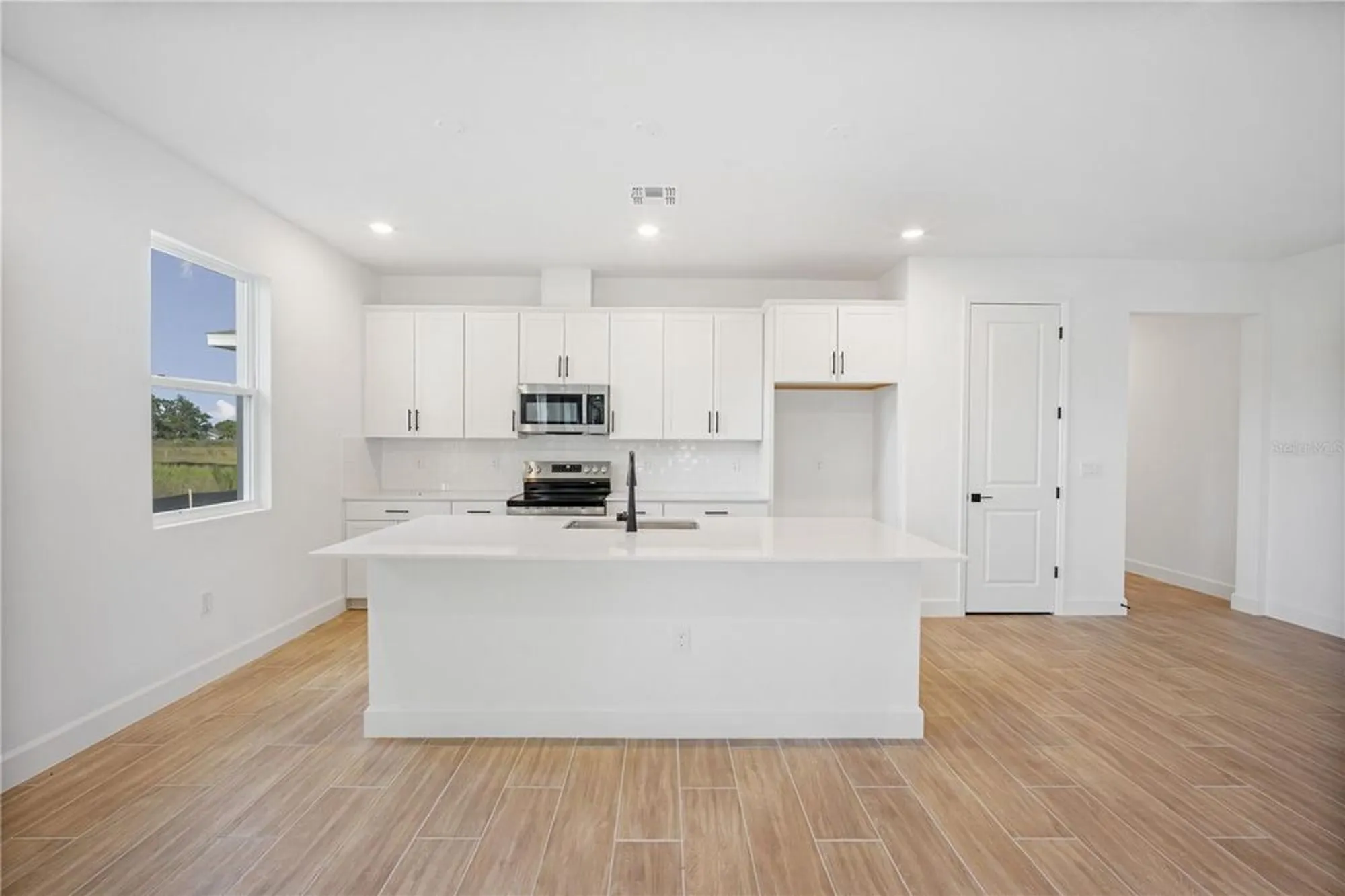 Property Slideshow image 14 of 28 | 9293 players dr, Weeki Wachee, FL, 34613