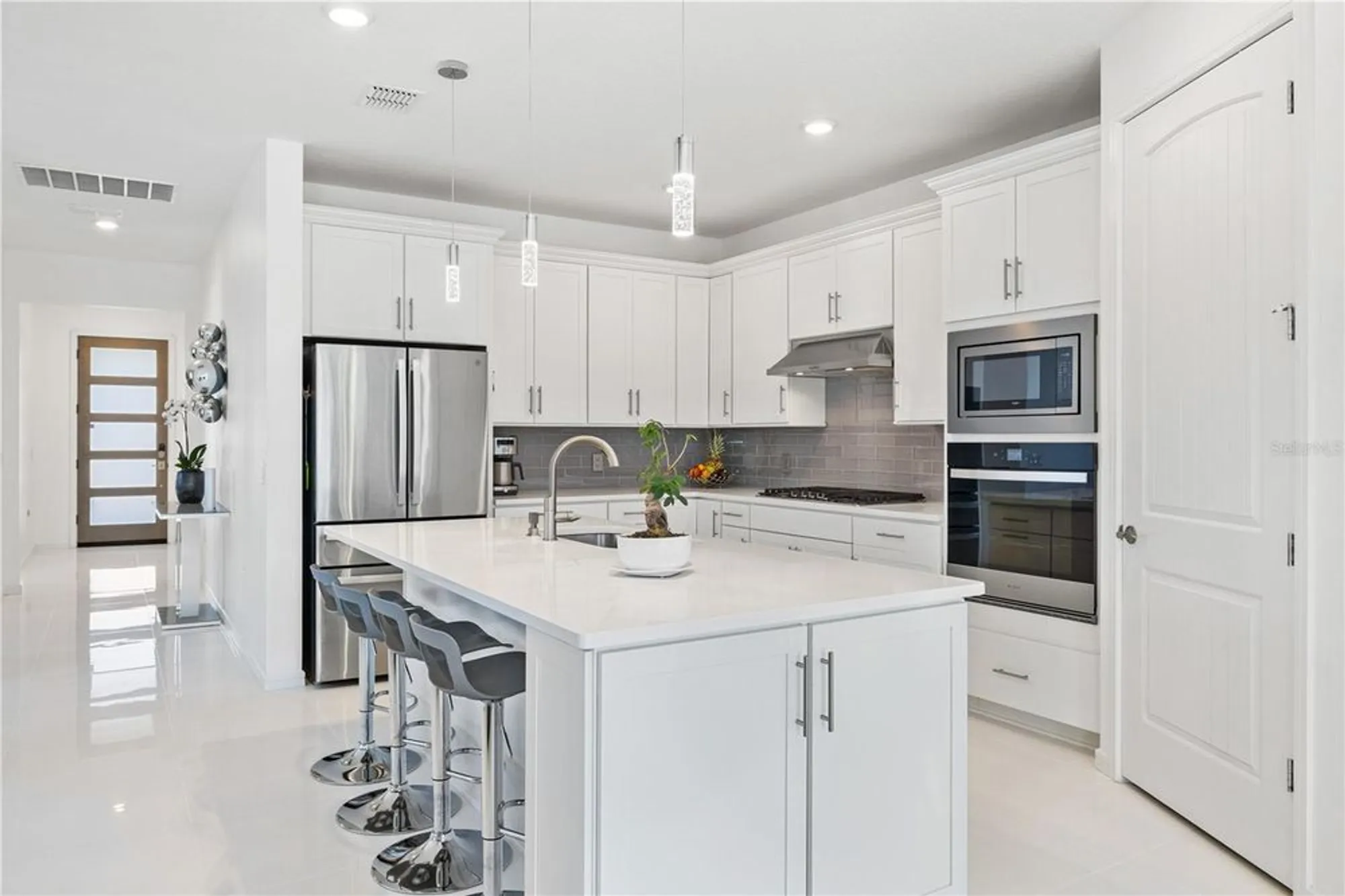 Property Slideshow image 9 of 70 | 15162 canopy cove dr, Winter Garden, FL, 34787