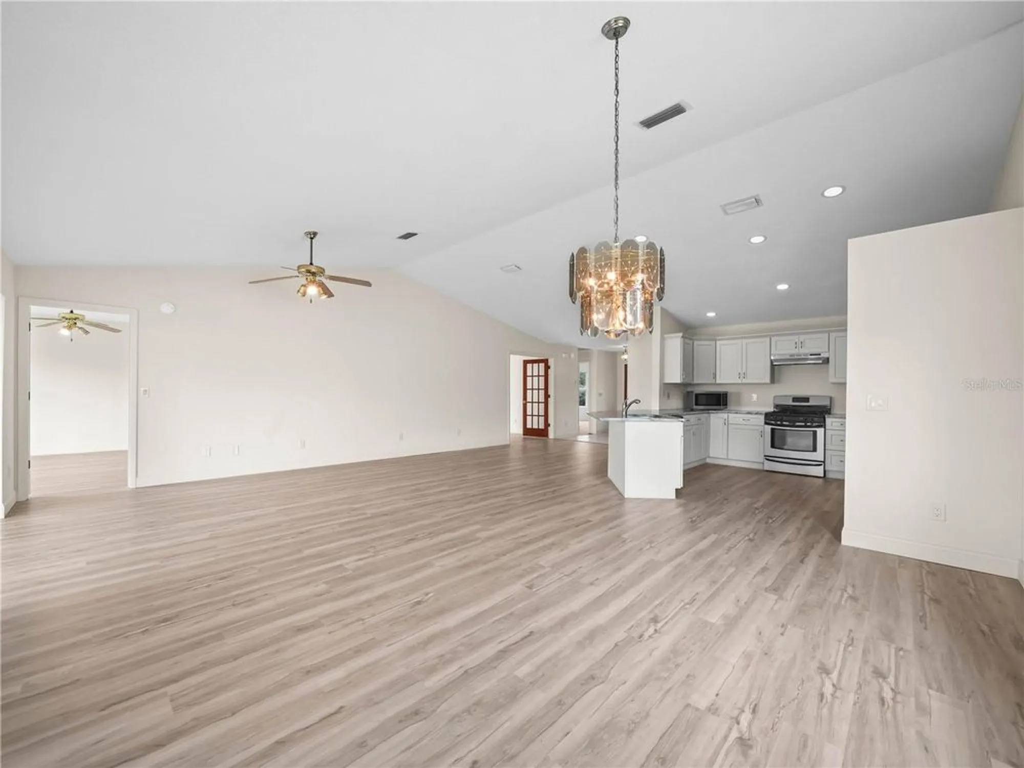 Property Slideshow image 4 of 20 | 6341 silver lakes dr, Lakeland, FL, 33810