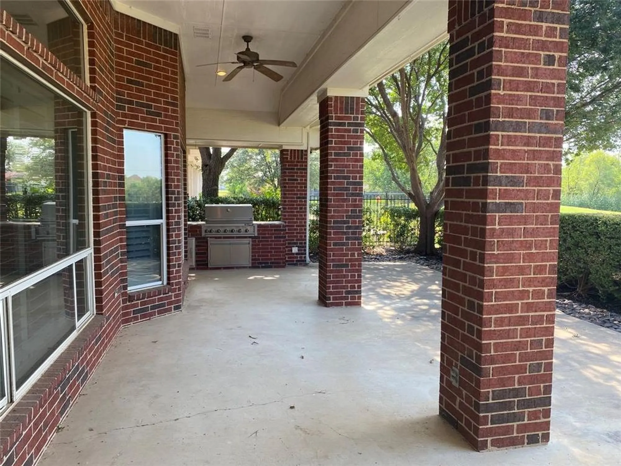 Property Slideshow image 19 of 24 | 9909 grandview dr, Denton, TX, 76207