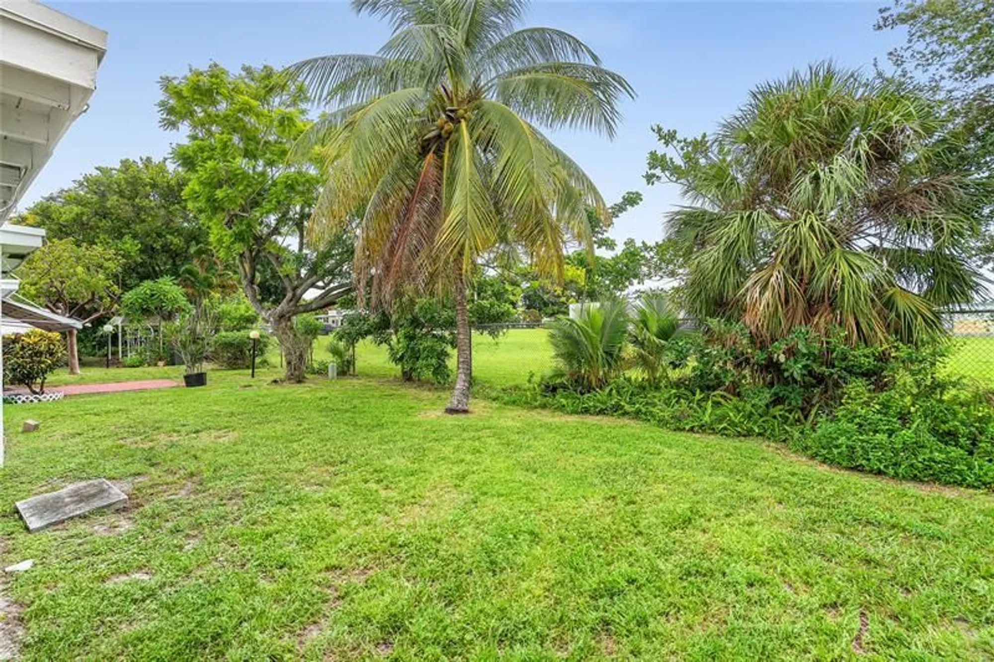 Property Slideshow image 19 of 23 | 170 nw 27th st, Pompano Beach, FL, 33064