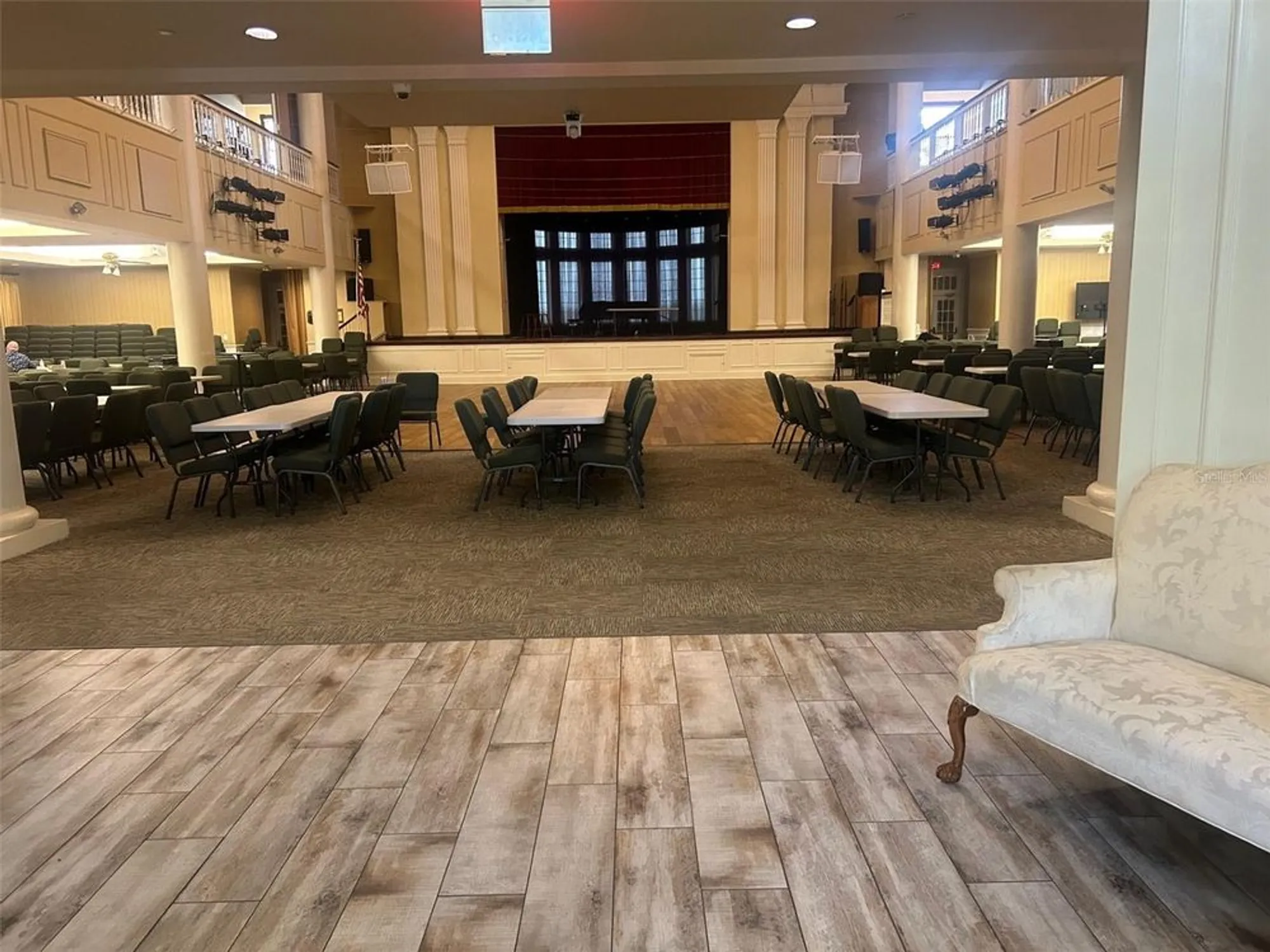 Property Slideshow image 22 of 28 | 25119 cranes roost cir, Leesburg, FL, 34748