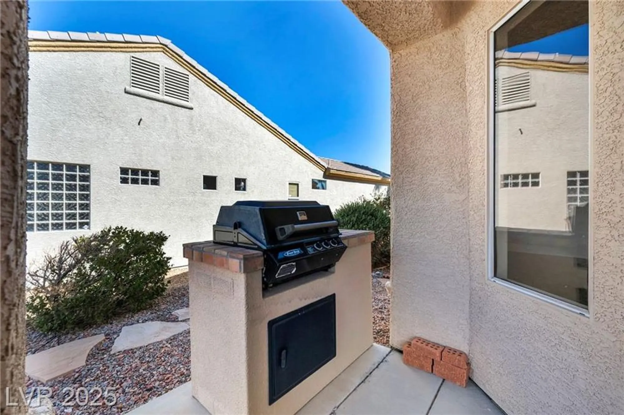 Property Slideshow image 58 of 71 | 2567 evening sky dr, Henderson, NV, 89052