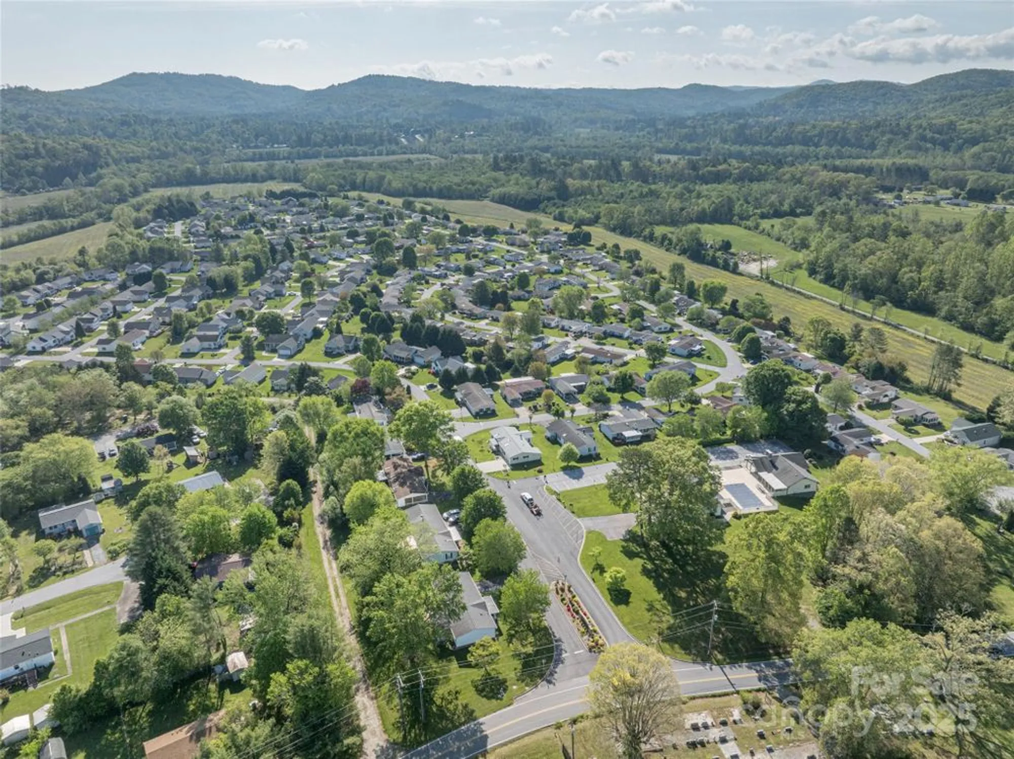 Property Slideshow image 41 of 42 | 236 white ash cir, Hendersonville, NC, 28739