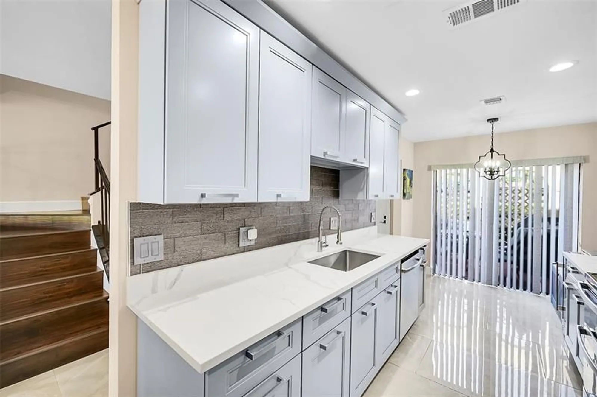 Property Slideshow image 12 of 61 | 21207 lago cir d, Boca Raton, FL, 33433