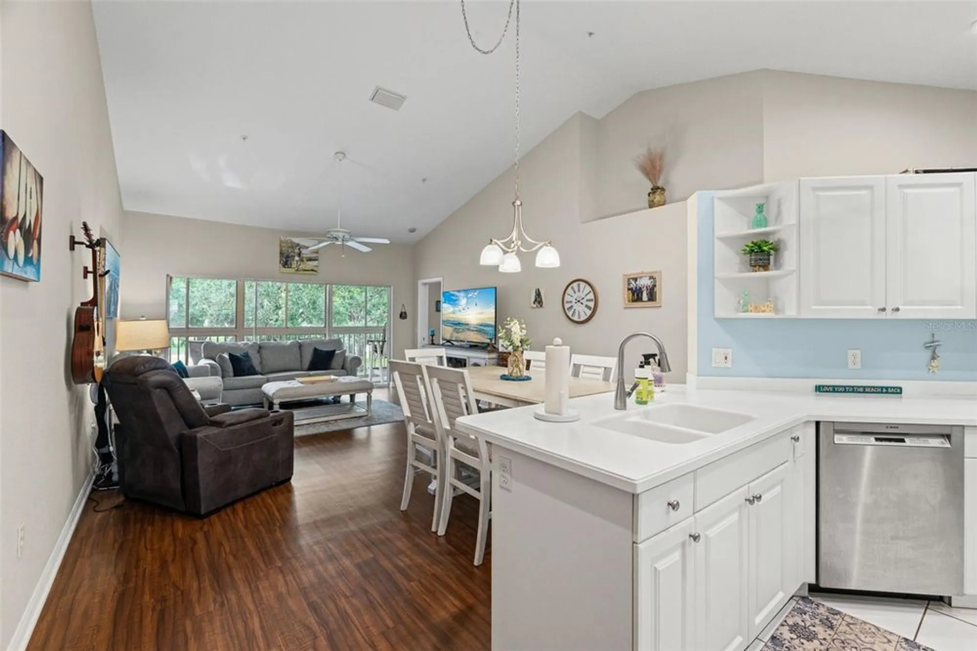 Property Slideshow image 9 of 75 | 6736 fairview ter # 6736, Bradenton, FL, 34203