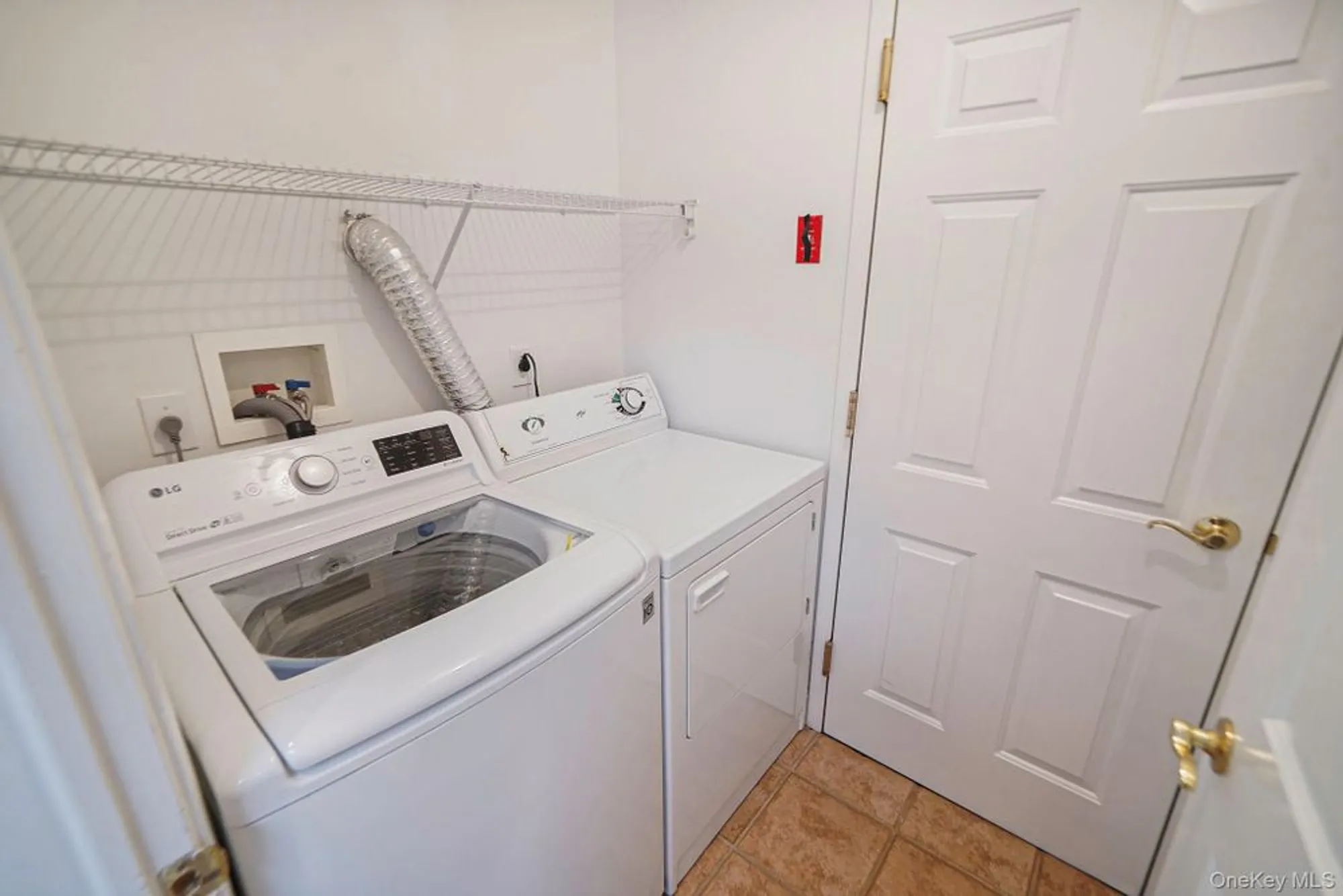 Property Slideshow image 14 of 29 | 1126 savoy dr, Melville, NY, 11747