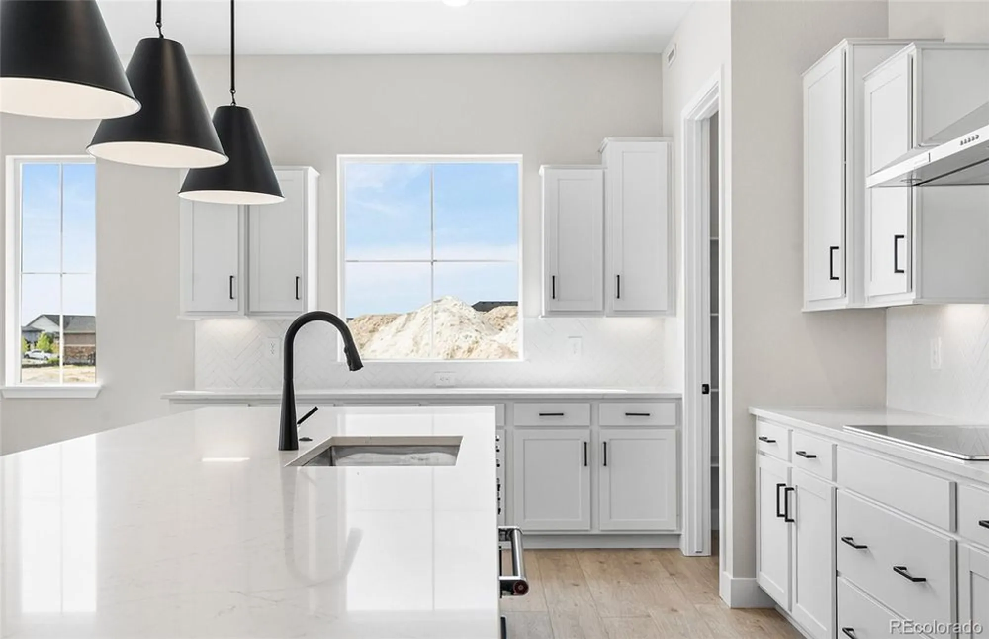 Property Slideshow image 13 of 45 | 8831 s quemoy st, Aurora, CO, 80016