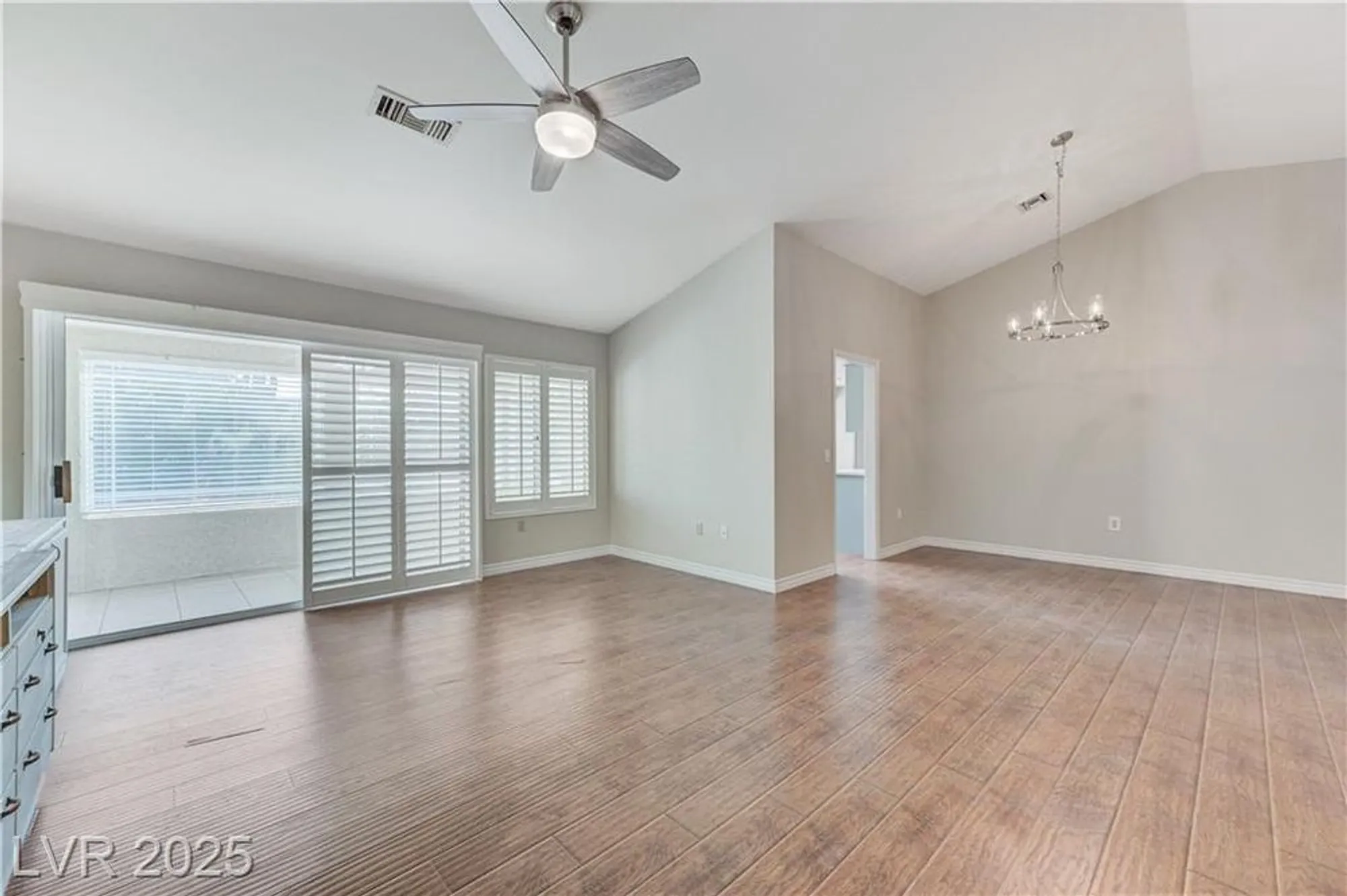 Property Slideshow image 4 of 24 | 8737 smokey dr, Las Vegas, NV, 89134