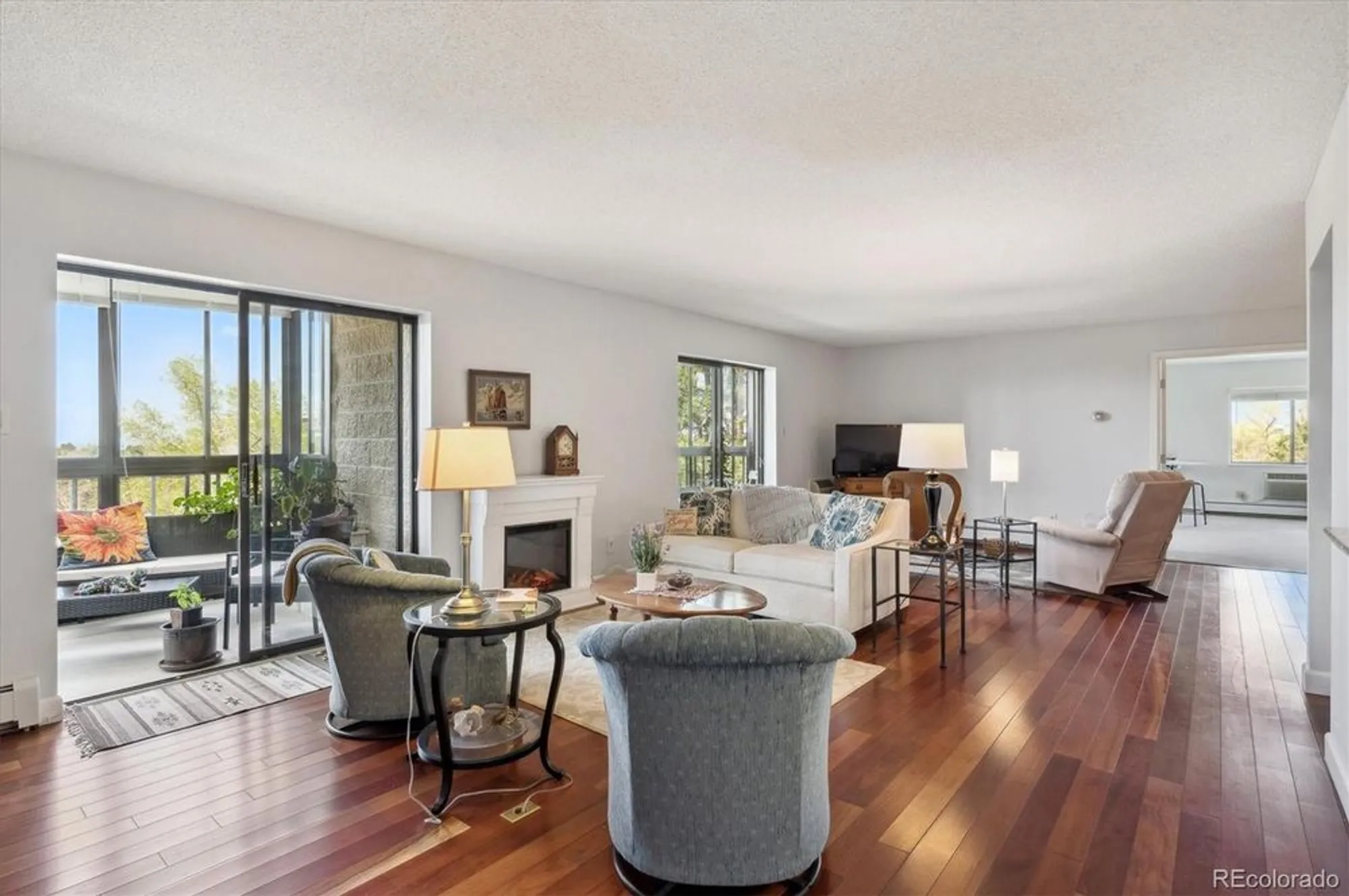 Property Slideshow image 8 of 50 | 13952 e marina dr apt 509, Aurora, CO, 80014