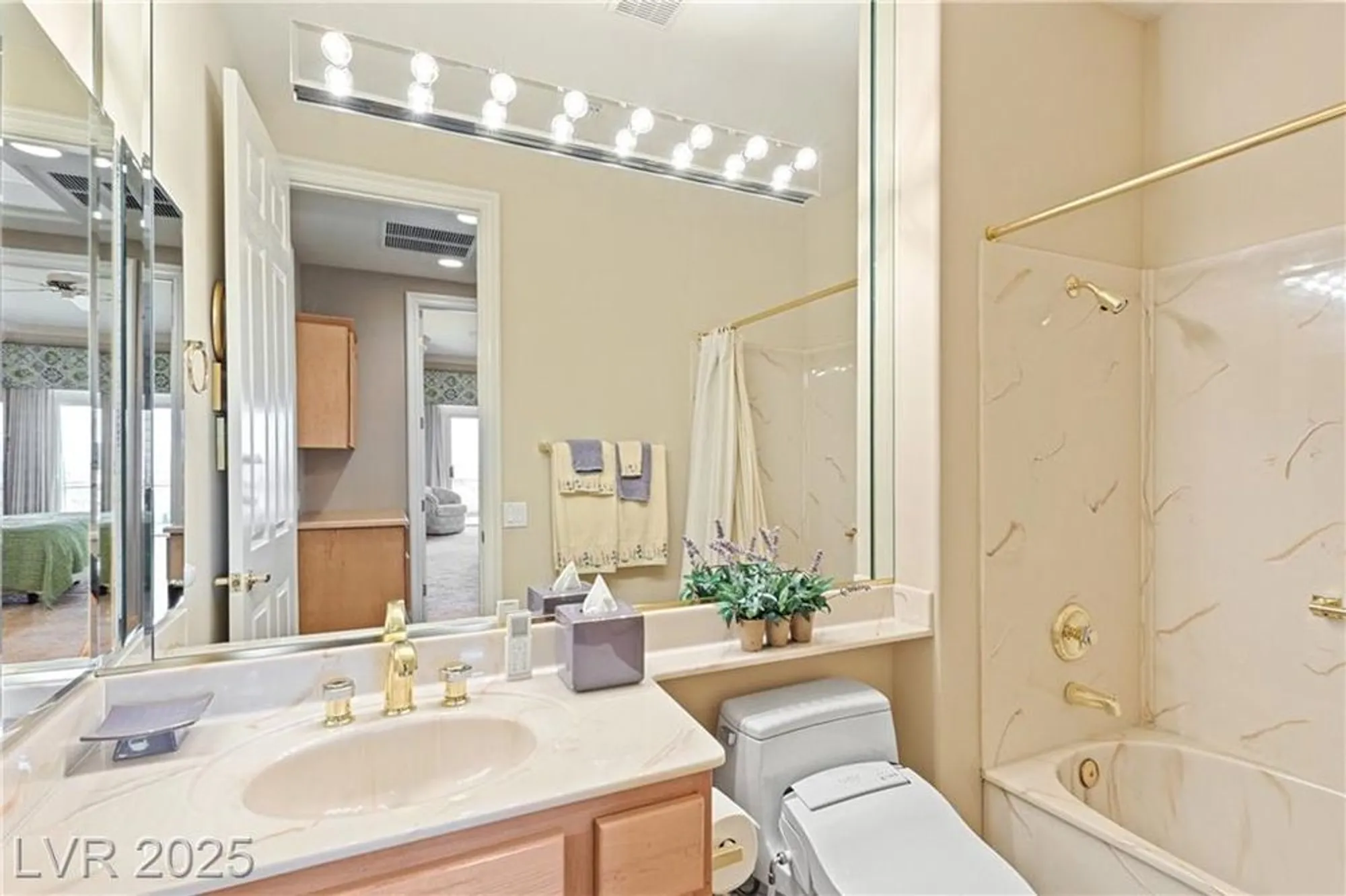 Property Slideshow image 22 of 29 | 3024 highland falls dr, Las Vegas, NV, 89134