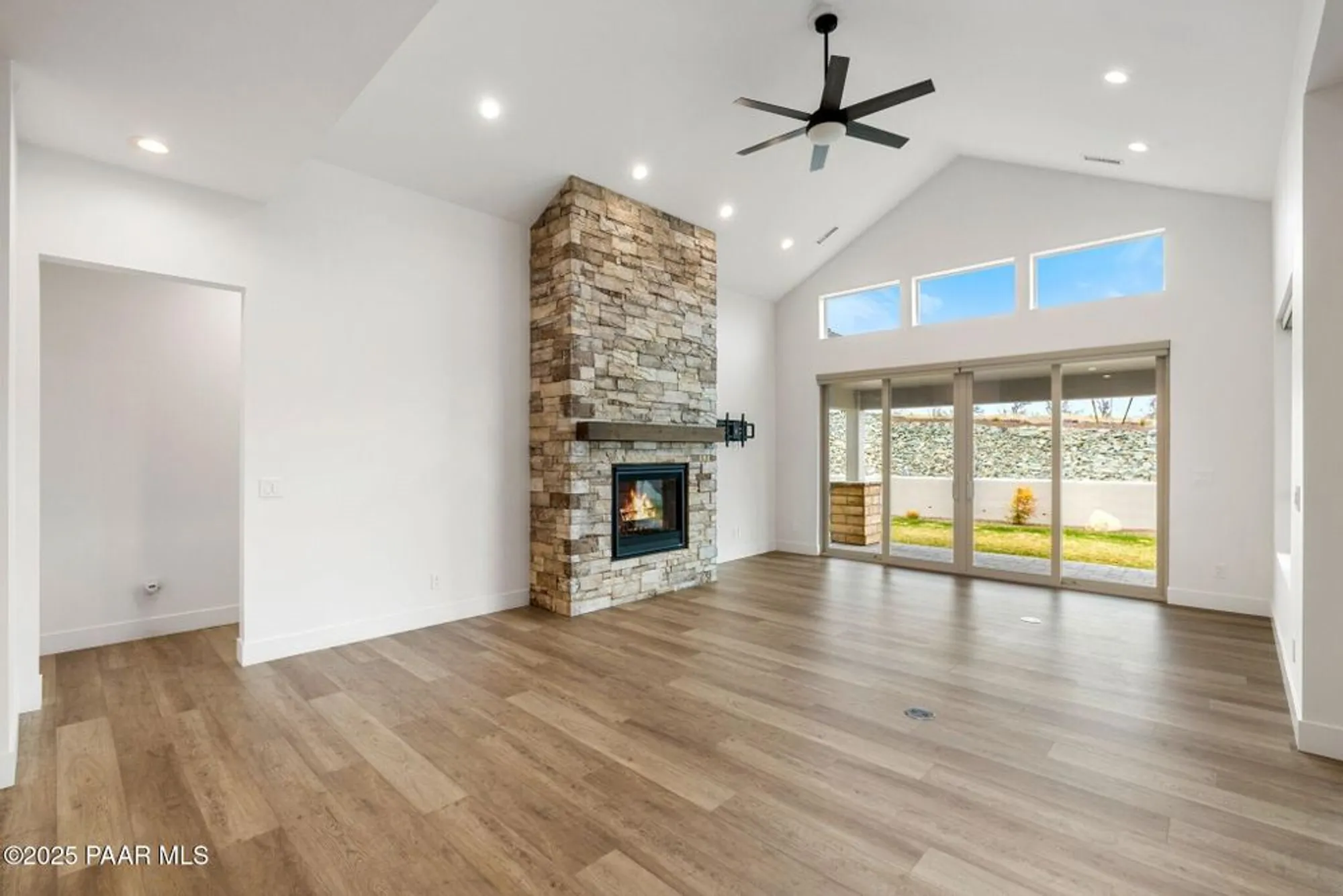 Property Slideshow image 7 of 43 | 1148 s lakeview dr, Prescott, AZ, 86301