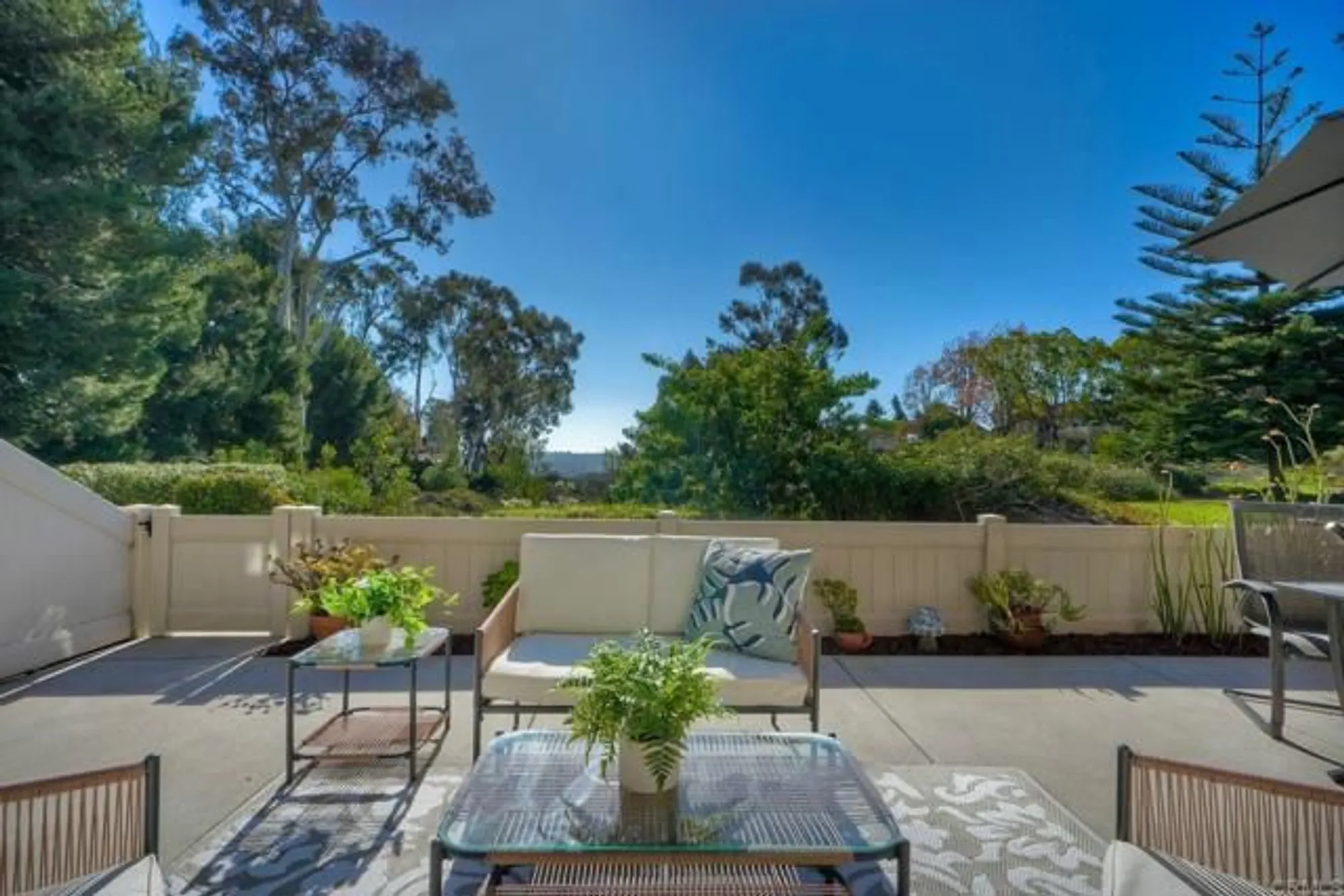 Property Slideshow image 18 of 28 | 220 s shorehang ln, Encinitas, CA, 92024