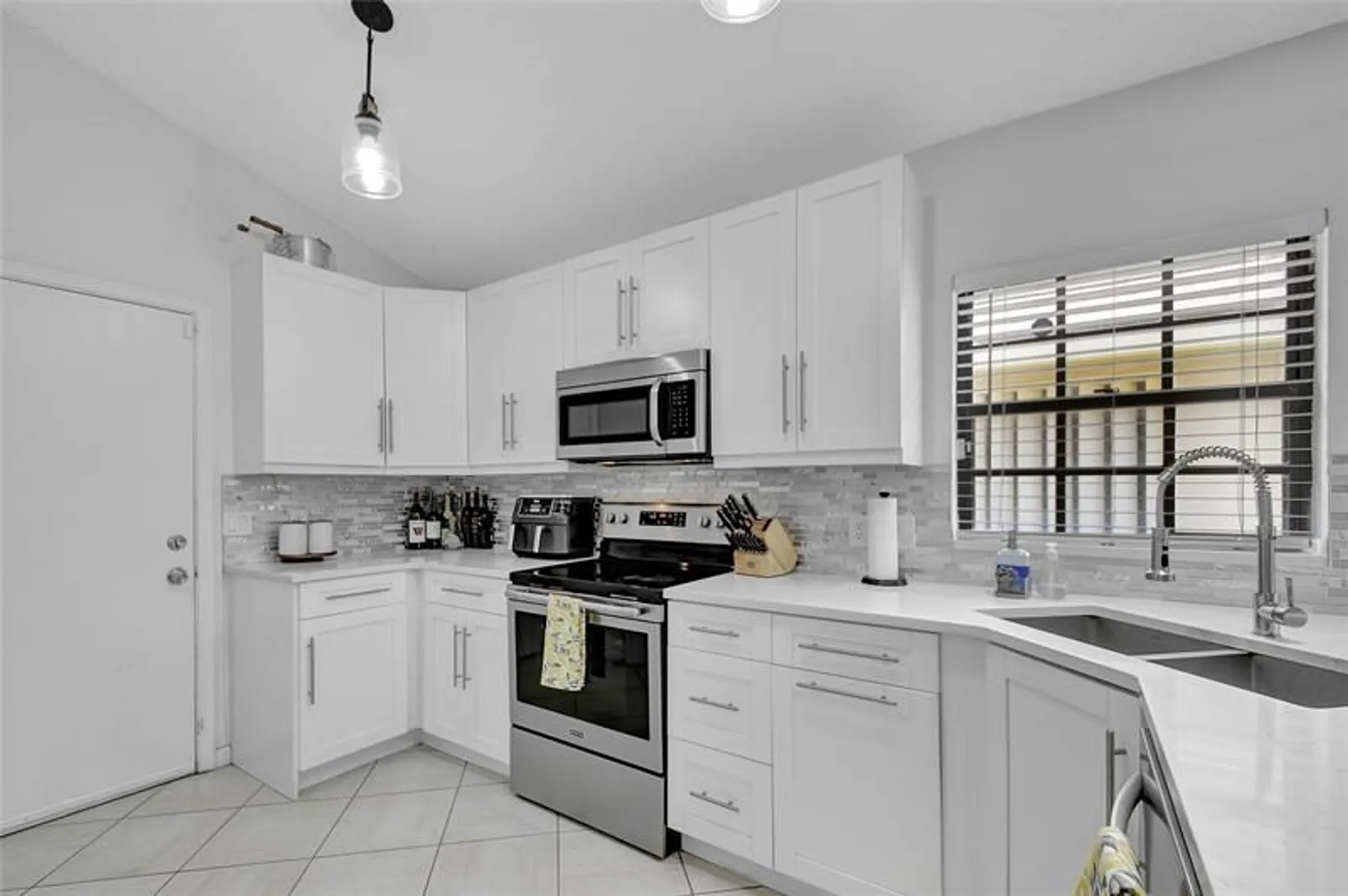 Property Slideshow image 15 of 18 | 8071 popash ct, Boynton Beach, FL, 33472